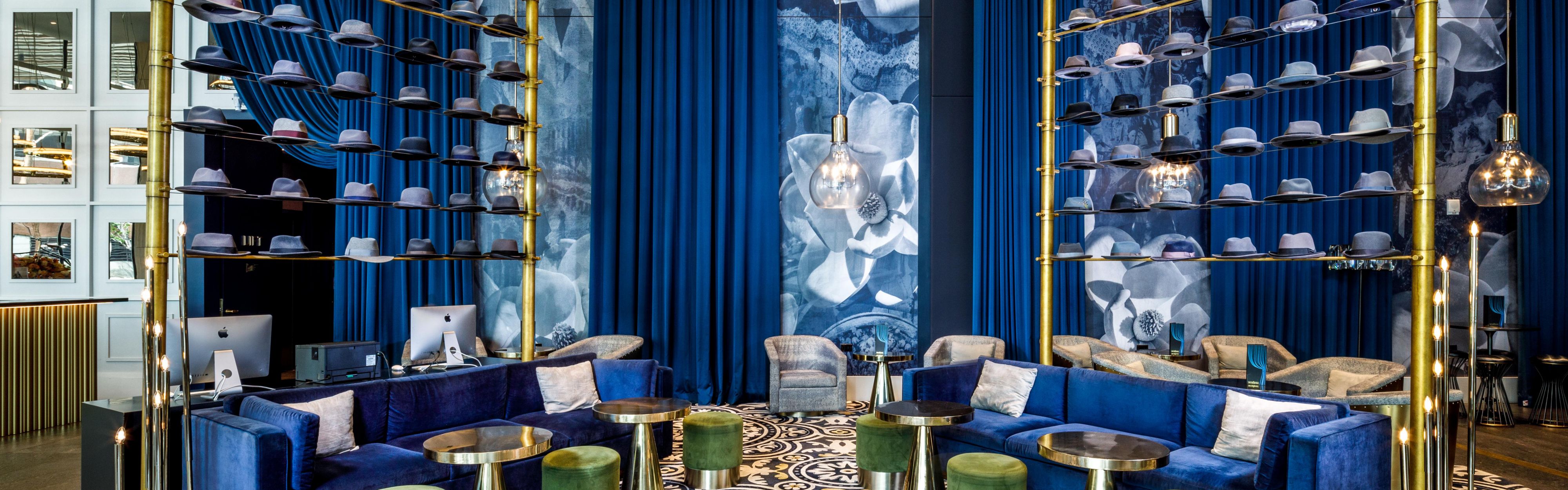 $hotelInfo.mediaDetails.welcomePhotos.primaryPhoto.caption}