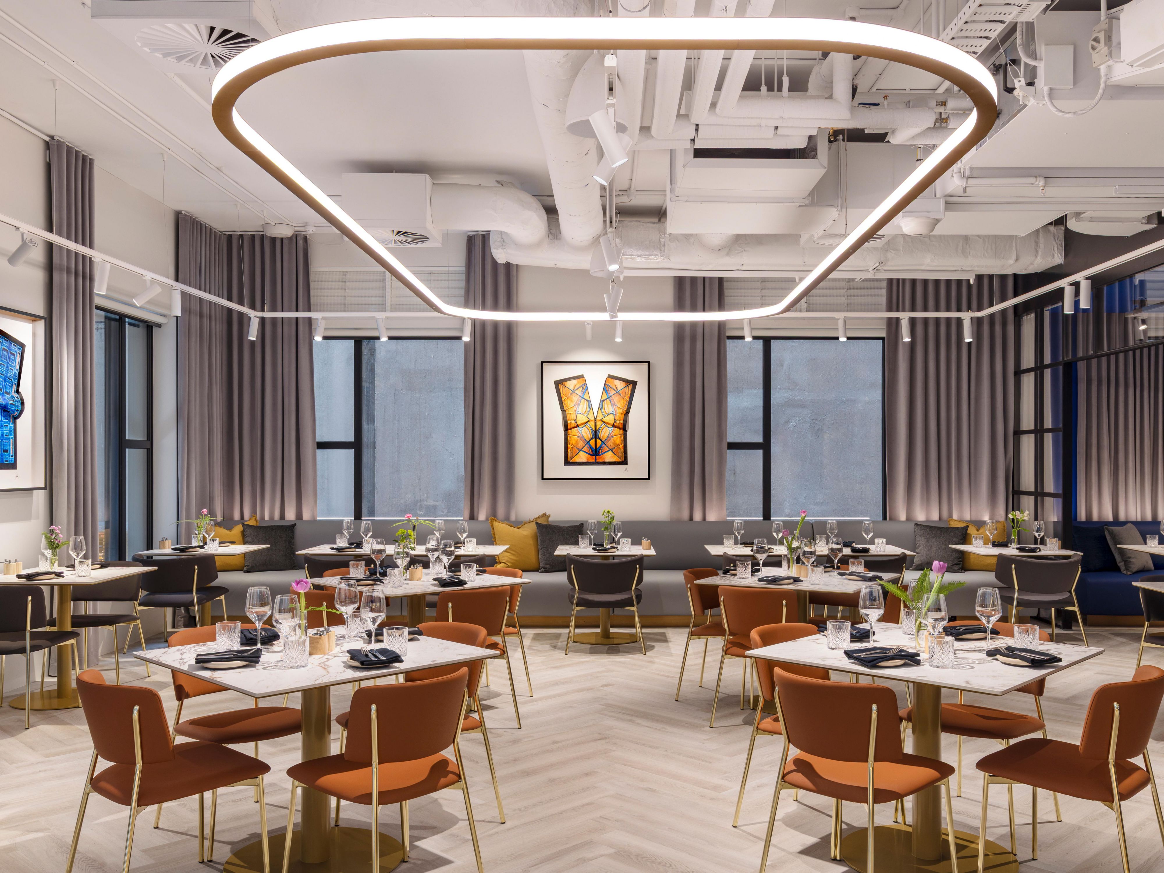 Where Modern Melbourne dining comes alive, expressive dishes blend global influences with seasonal local produce. From Risotto Milanese to Aylesbury duck croquette paired with a local chardonnay. Indulge in our signature cocktails crafted from neighbourhood partner Little Lon Gin. Let the ambience carry you into a night worth sharing.