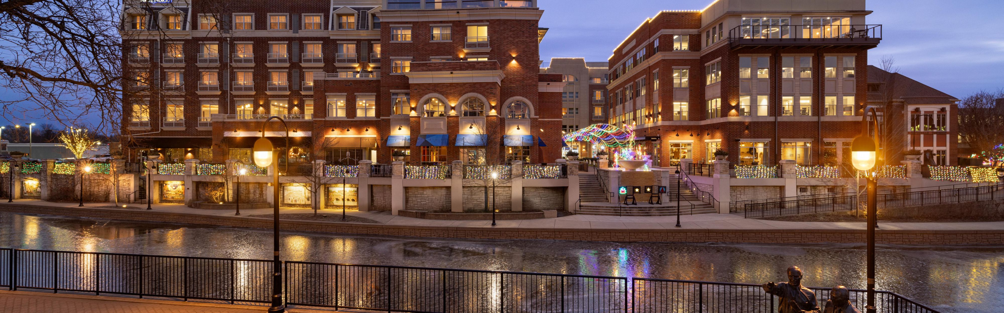 $hotelInfo.mediaDetails.welcomePhotos.primaryPhoto.caption}