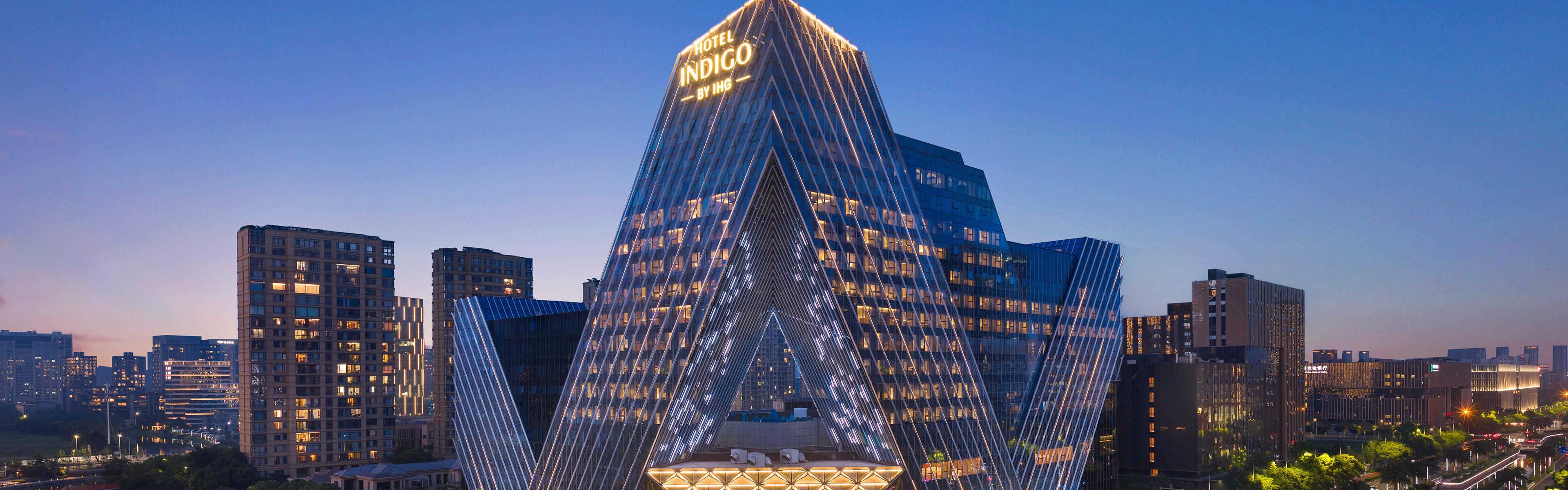 $hotelInfo.mediaDetails.welcomePhotos.primaryPhoto.caption}