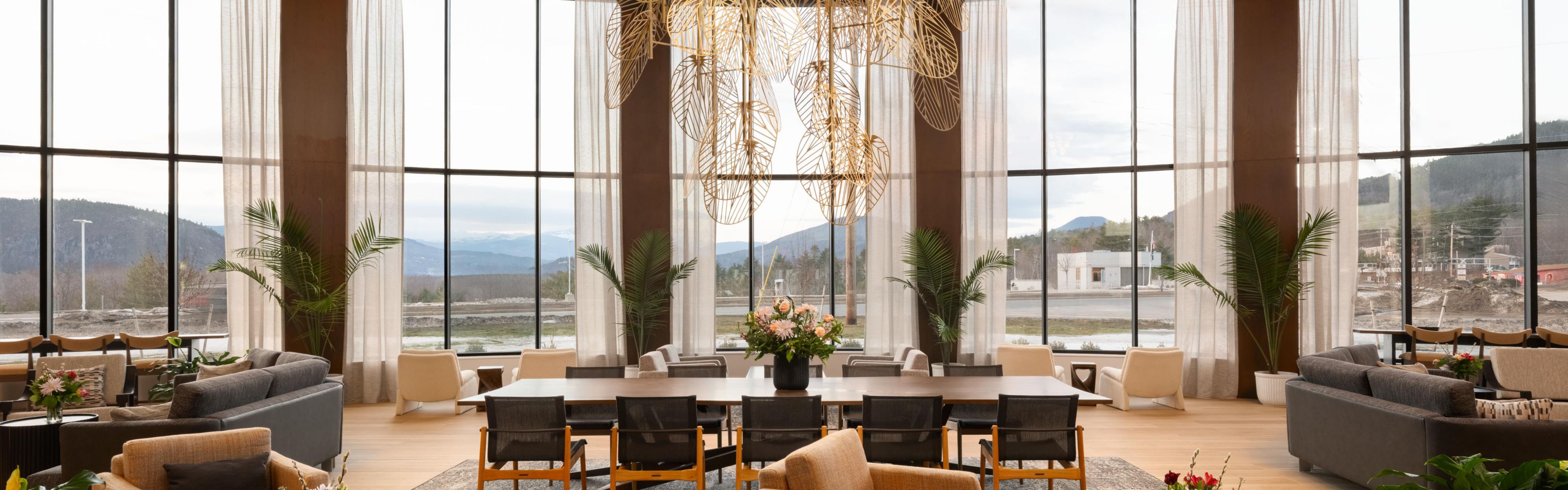 $hotelInfo.mediaDetails.welcomePhotos.primaryPhoto.caption}