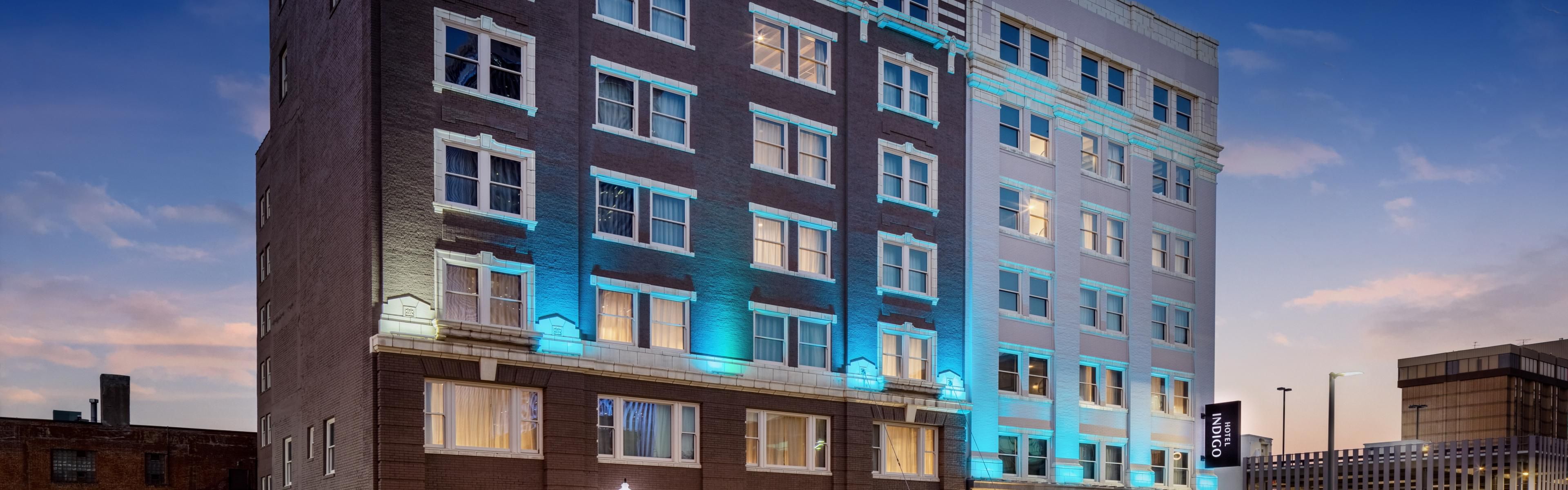 $hotelInfo.mediaDetails.welcomePhotos.primaryPhoto.caption}