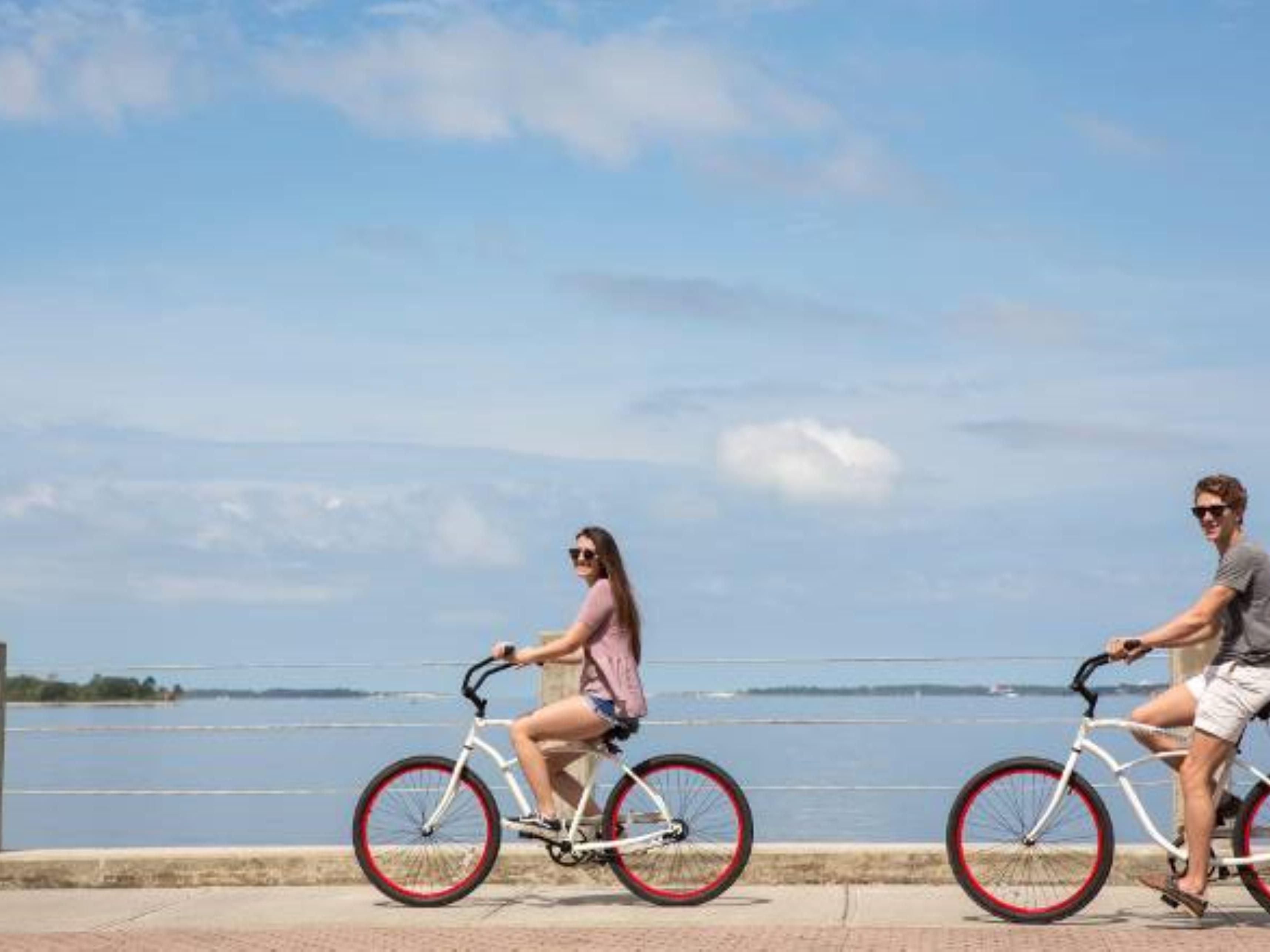 Stay in the heart of downtown Panama City, just steps from local dining, boutique shopping, and waterfront activities. Our prime location offers easy access to St. Andrews Bay, scenic beaches, and cultural attractions, while nearby marinas, walking trails, and entertainment venues ensure an unforgettable stay along the Gulf Coast.