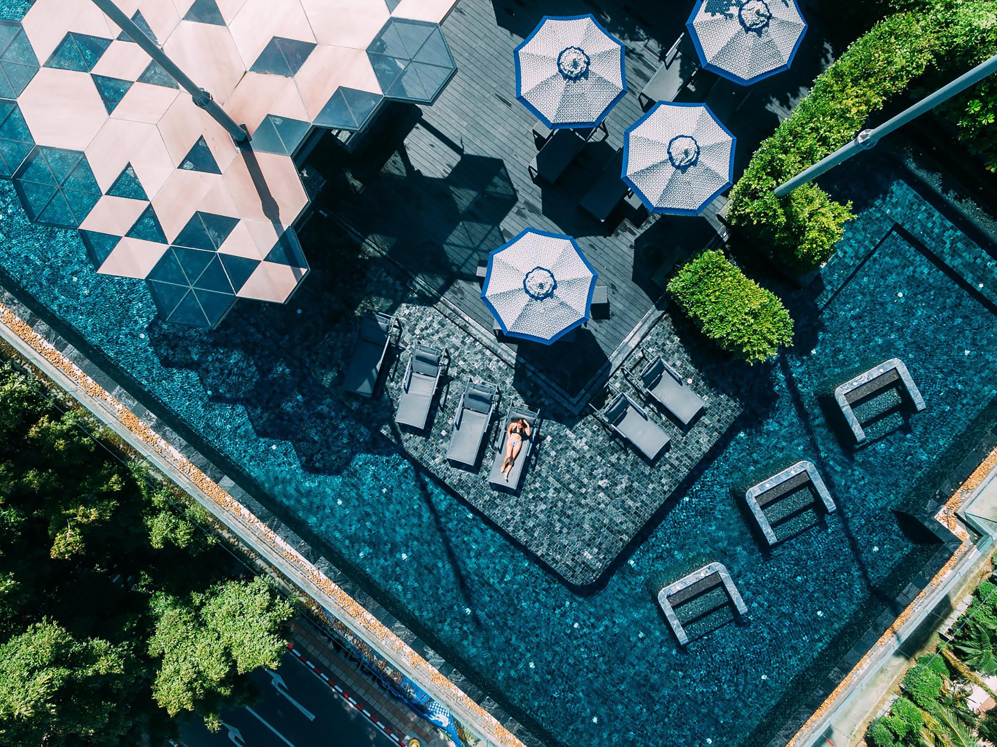 Dive into relaxation at our outdoor rooftop infinity pool and soothing whirlpools, offering panoramic views of the vibrant Patong neighbourhood. Enjoy a cocktail at The Cloud rooftop bar while you bask in the warm sunshine. Savour the tranquillity of our elevated oasis as you overlook the epitome of Patong’s charm. 