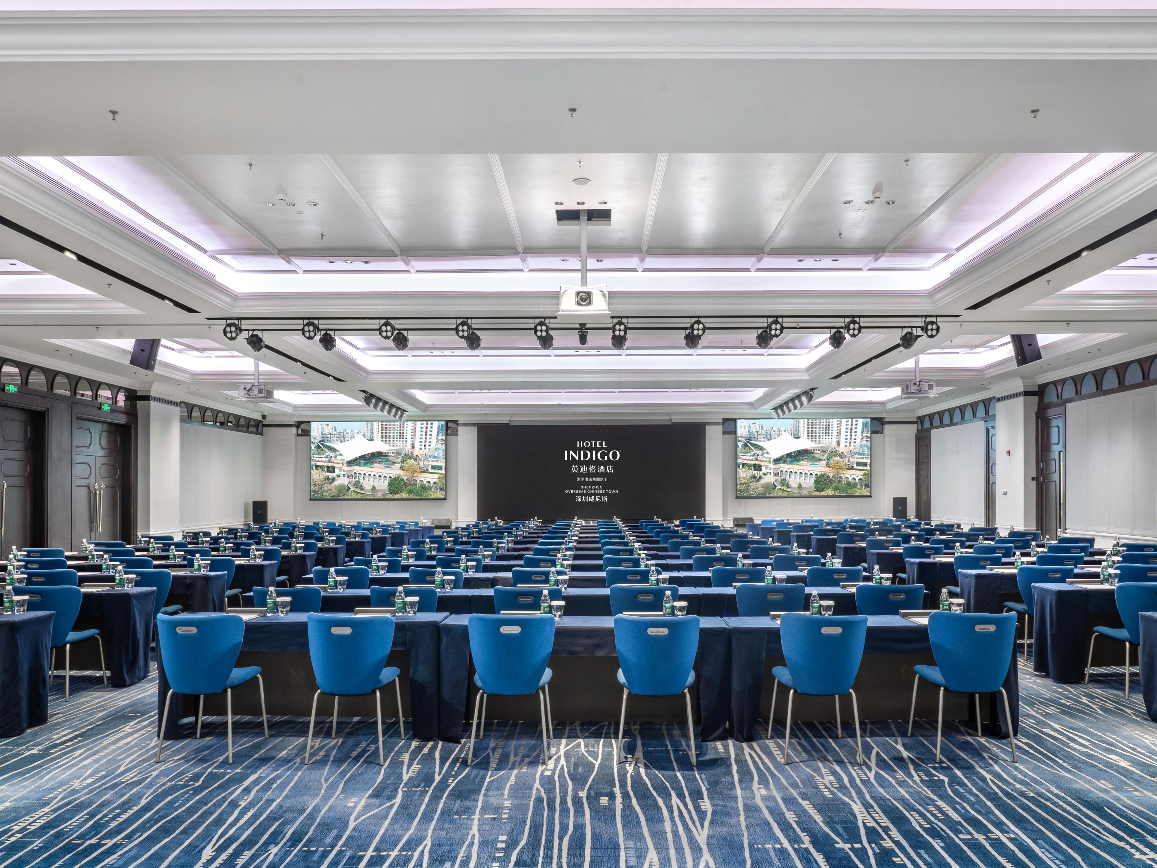 The hotel features a 688 Sq. Meter Grand Ballroom, a 1,200 Sq. Meter poolside outdoor event area, and 5 multifunctional rooms. The ballroom is column-free, can be divided into two separate sections, and is equipped with a high-resolution projector, projection screen, and multi-color LED lights to make your meeting stand out.