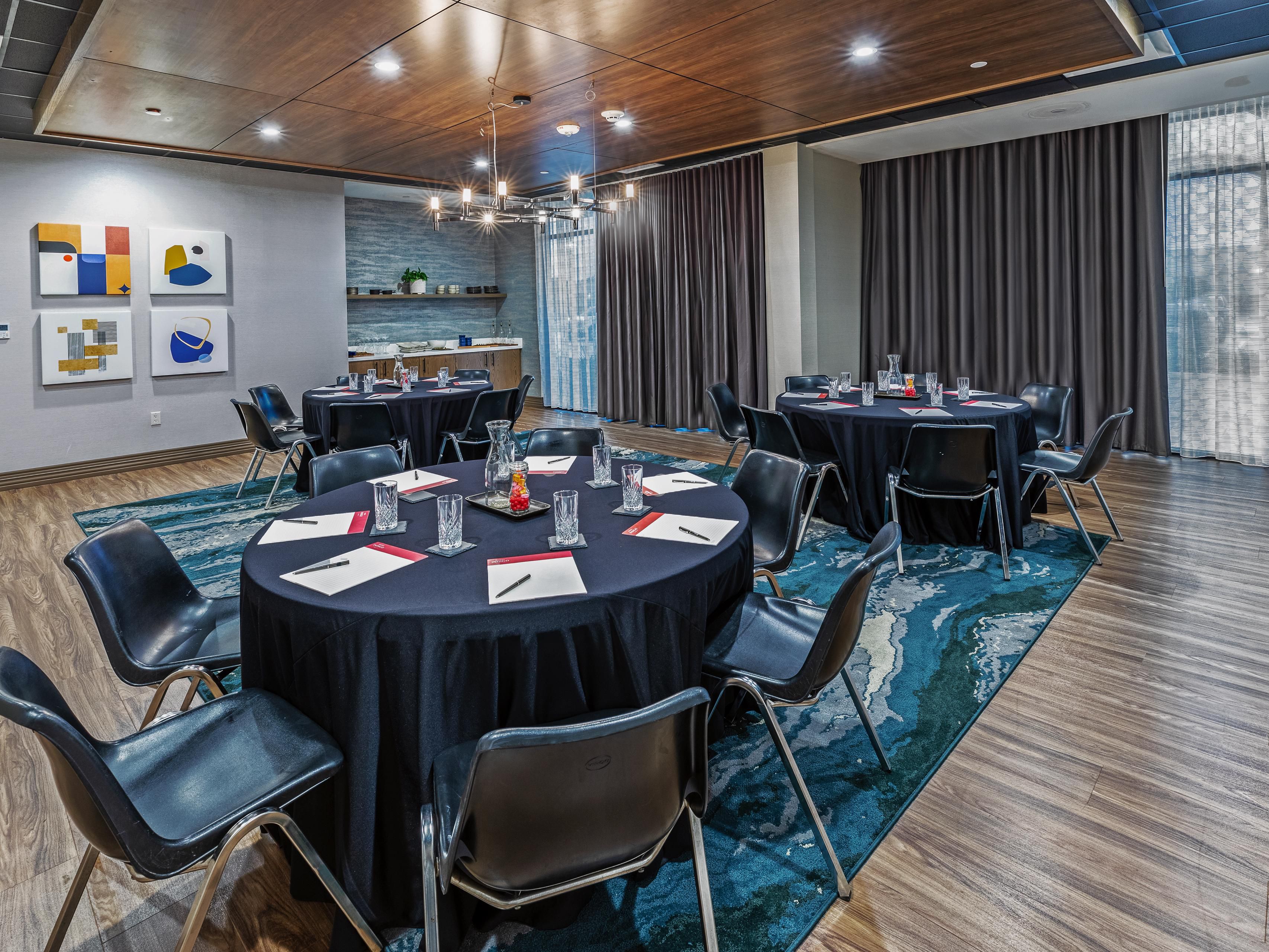 Elevate your event at our versatile venue, perfect for business meetings, cocktail parties, and intimate gatherings. Our adaptable spaces, for up to 60 guests, can be customized to suit your needs, whether high-tech or high-style. From audiovisual setup to catering, we ensure your event will be unforgettable.