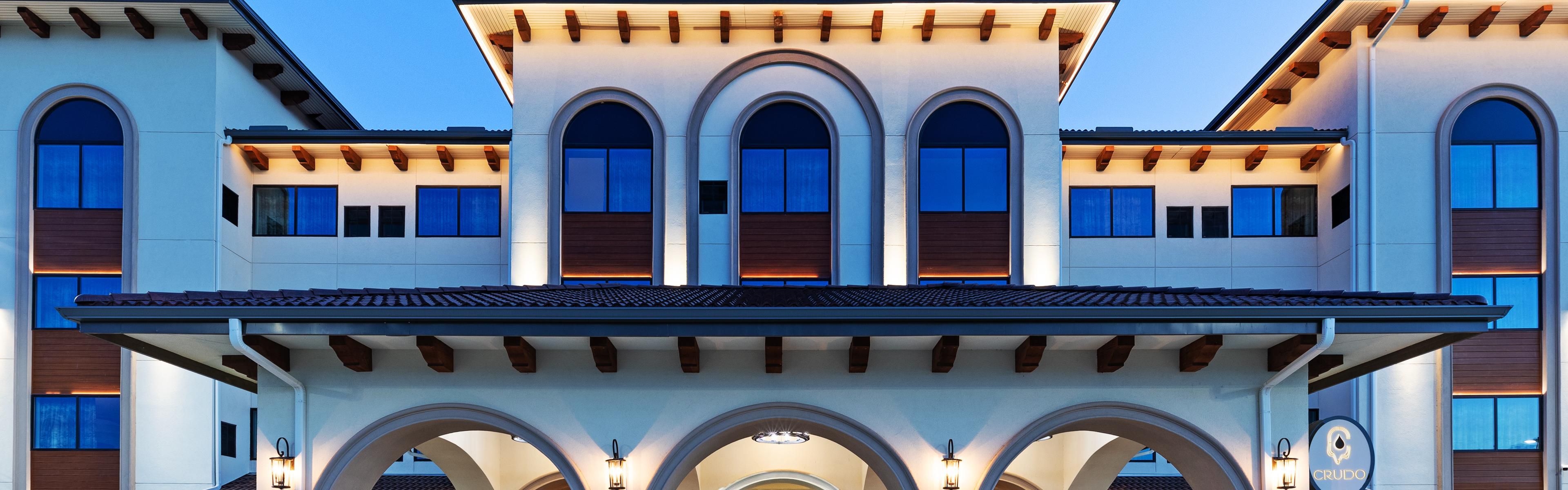 $hotelInfo.mediaDetails.welcomePhotos.primaryPhoto.caption}