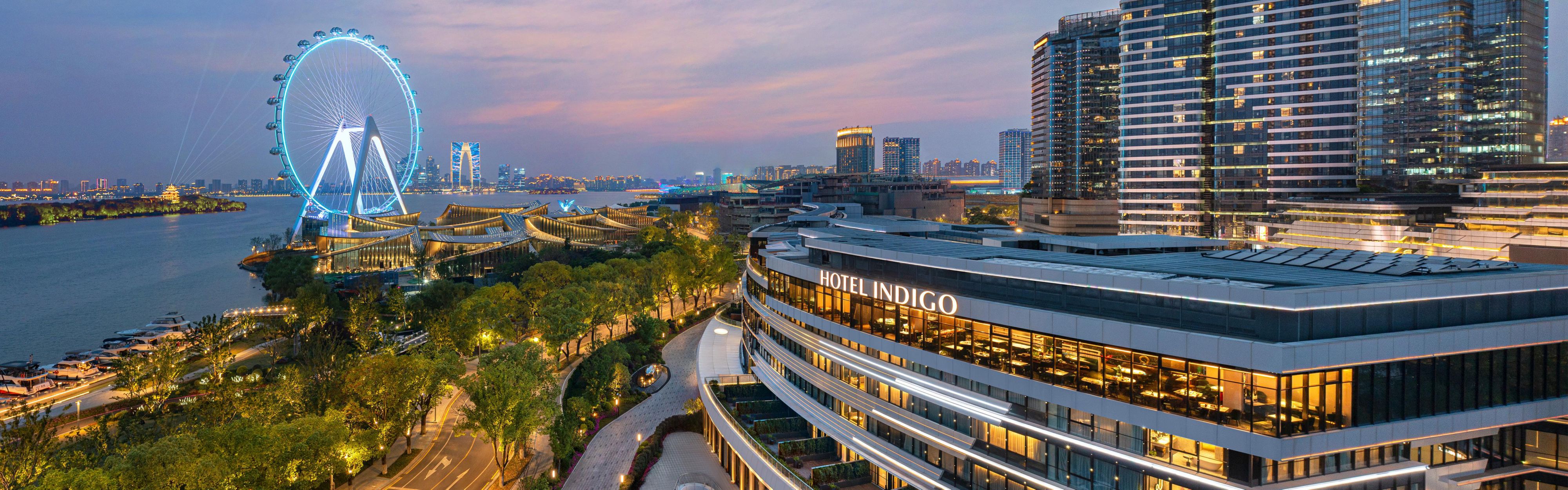 $hotelInfo.mediaDetails.welcomePhotos.primaryPhoto.caption}