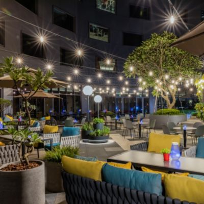 sneaKOut BAR
