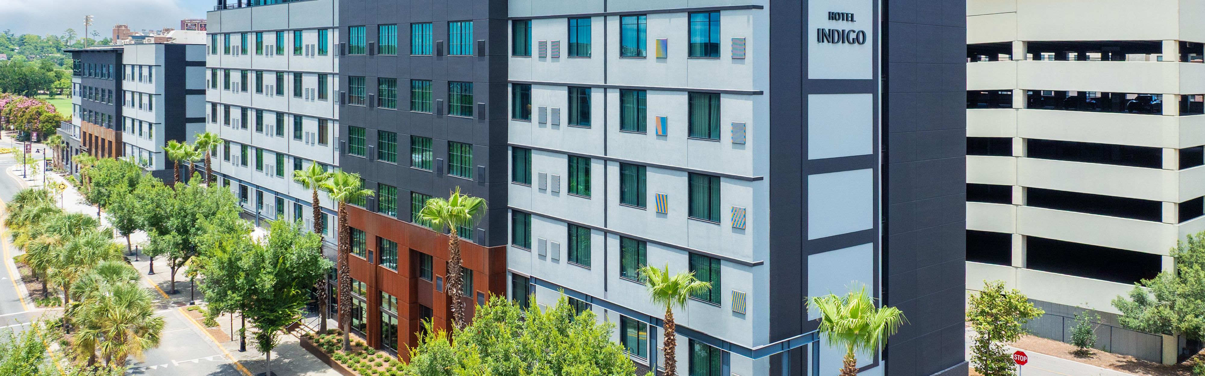 $hotelInfo.mediaDetails.welcomePhotos.primaryPhoto.caption}