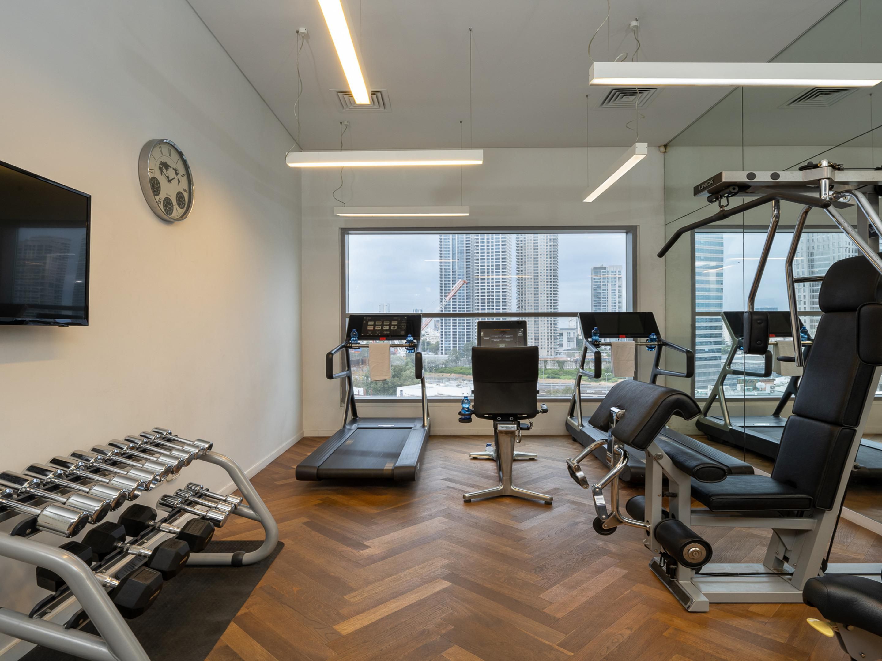 On Site Gym Offers state-of-the-art fully equipped gym with cardio and power machines.