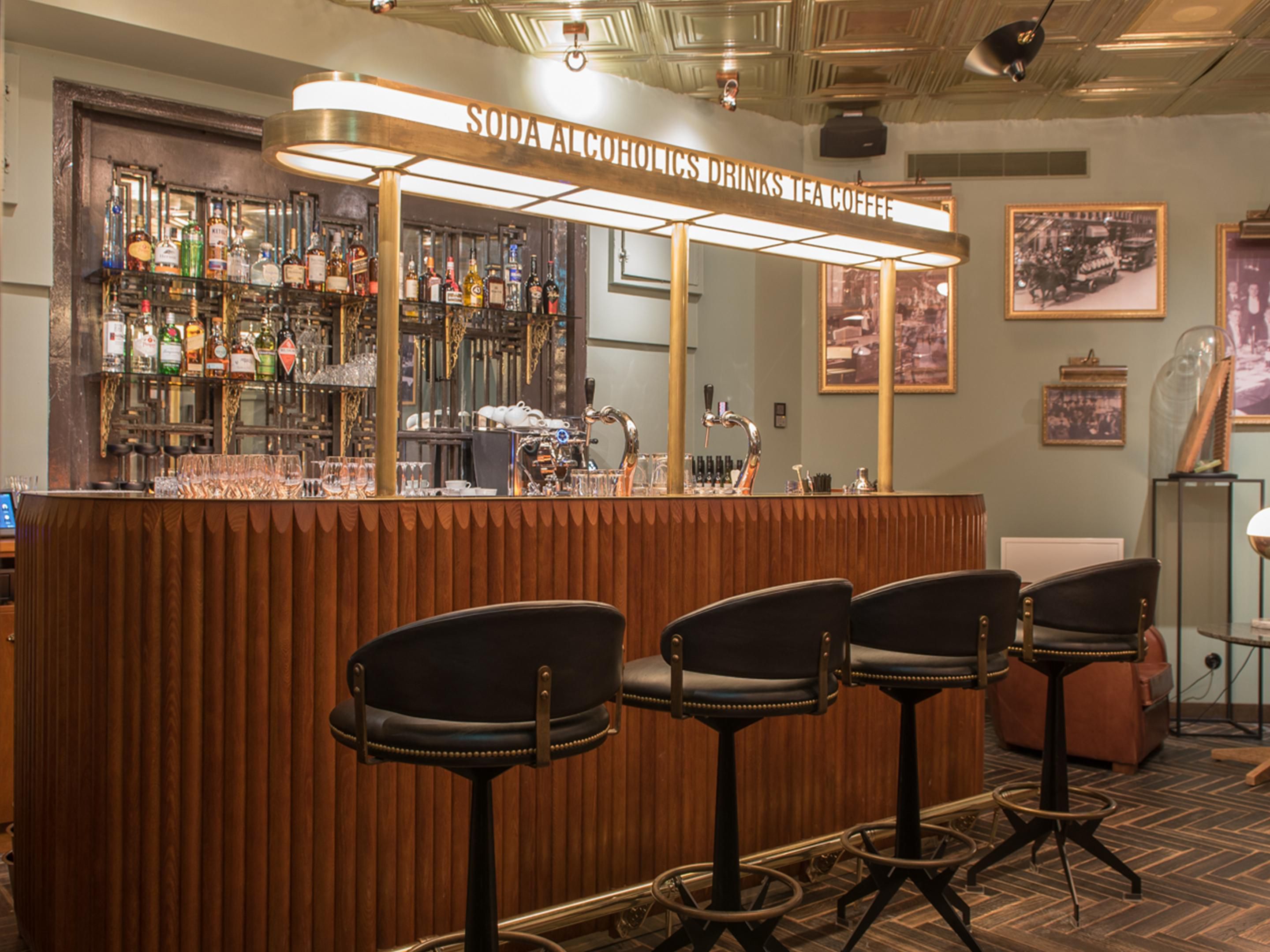Get ready to be transported back to the roaring 1920's with a visit to our Gold Bar. Located just below the hotel's reception, this former bank vault features talented mixologists who hand-craft our delicious cocktails. Relax in the Gold Bars intimate, speakeasy atmosphere and enjoy a drink or two.