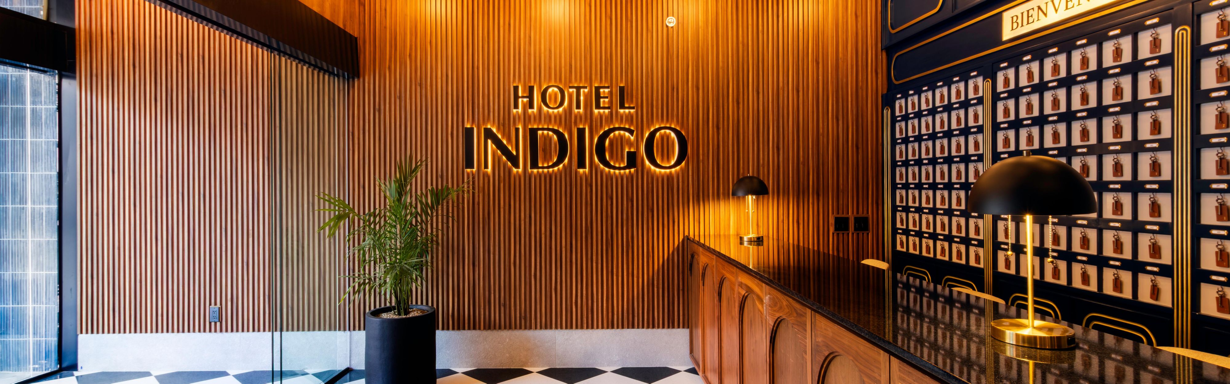 $hotelInfo.mediaDetails.welcomePhotos.primaryPhoto.caption}