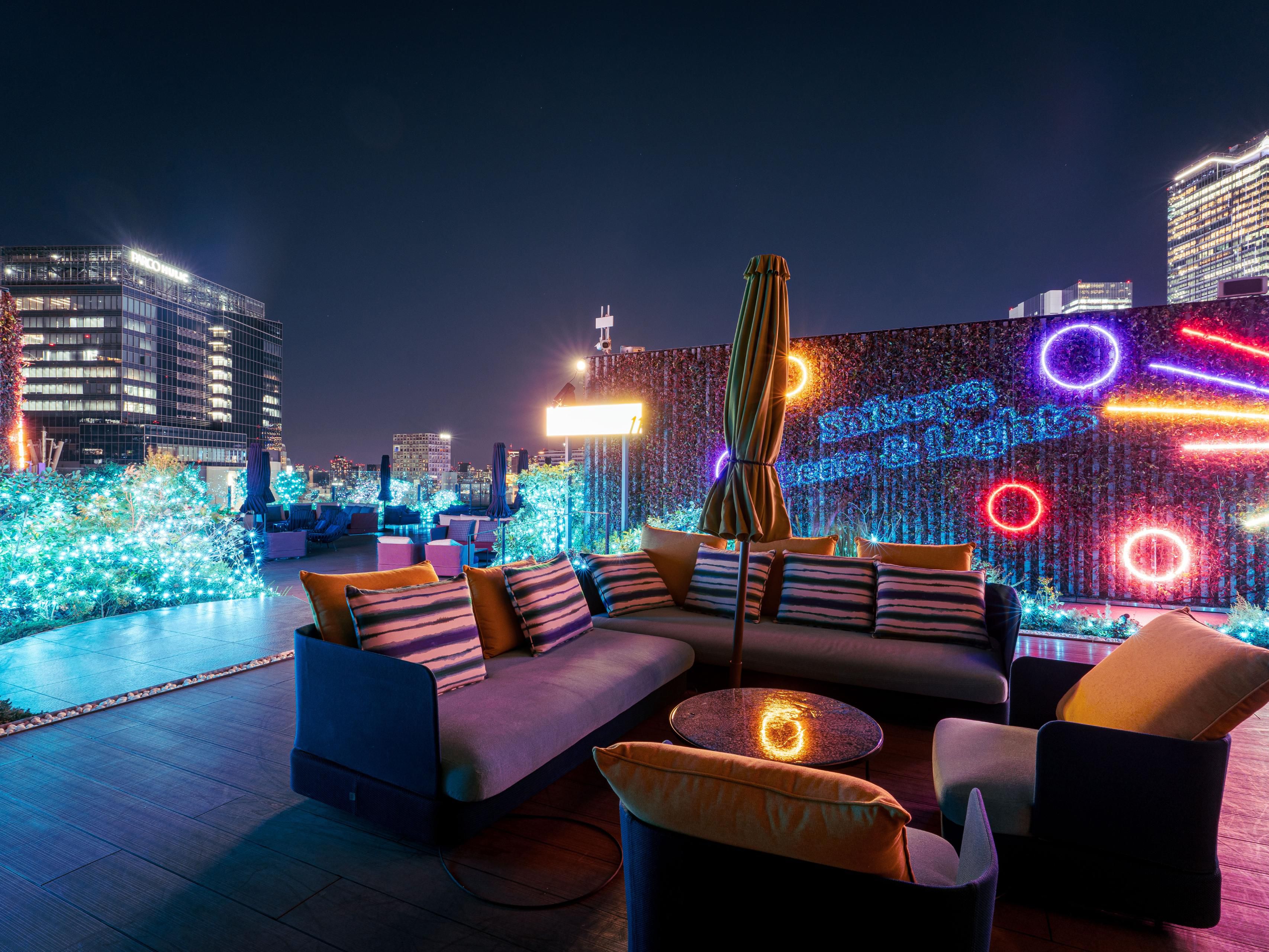 The expansive terrace of Gallery 11 will be transformed with brilliant lights that artistically elevate the neon-lit skyline of Shibuya. Enjoy a photogenic, open-air space where the dazzling night view becomes the perfect backdrop for unforgettable moments. “Shibuya Beats & Lights” illumination is available until February 14, 2026.