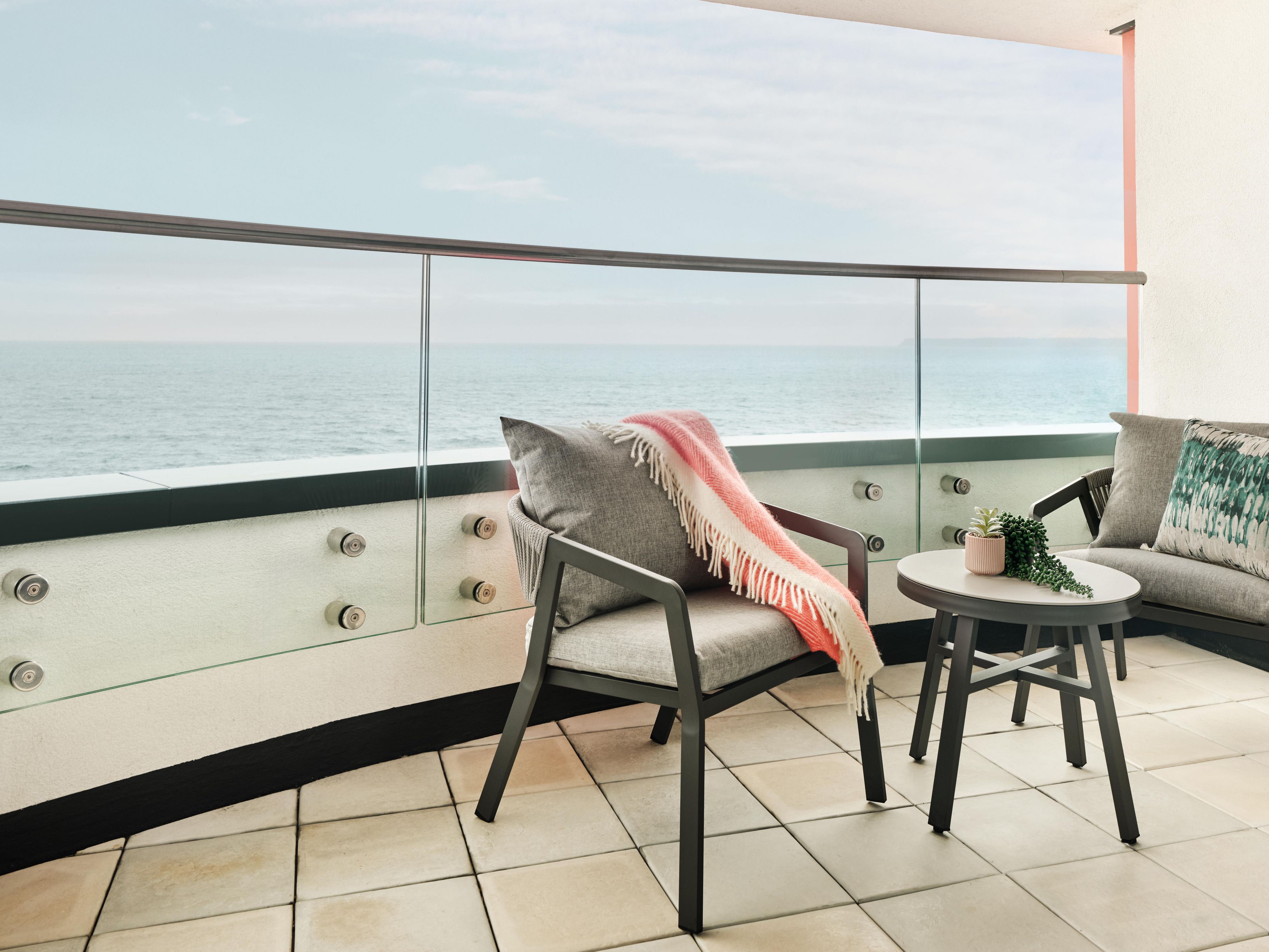 Enjoy extra space and elevated comfort in our suites. Perfect for special occasions or longer stays, each suite offers stylish interiors and a calm retreat overlooking Torbay.