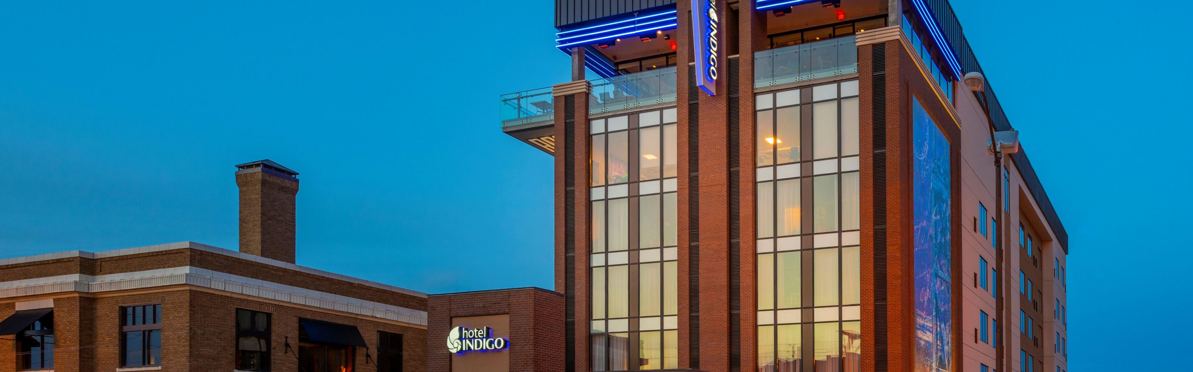 $hotelInfo.mediaDetails.welcomePhotos.primaryPhoto.caption}