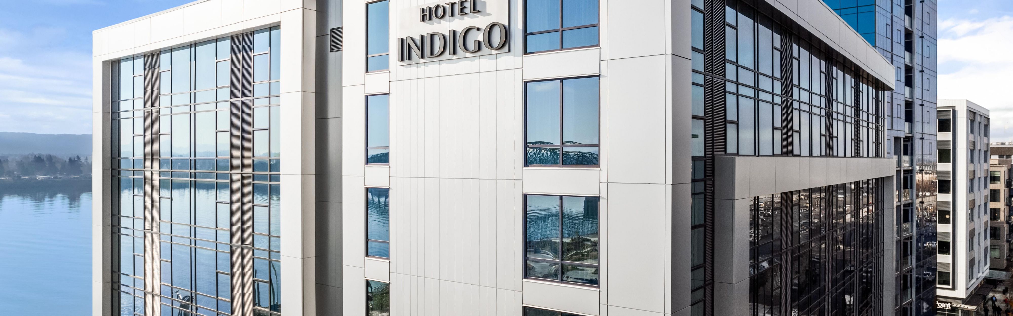 $hotelInfo.mediaDetails.welcomePhotos.primaryPhoto.caption}