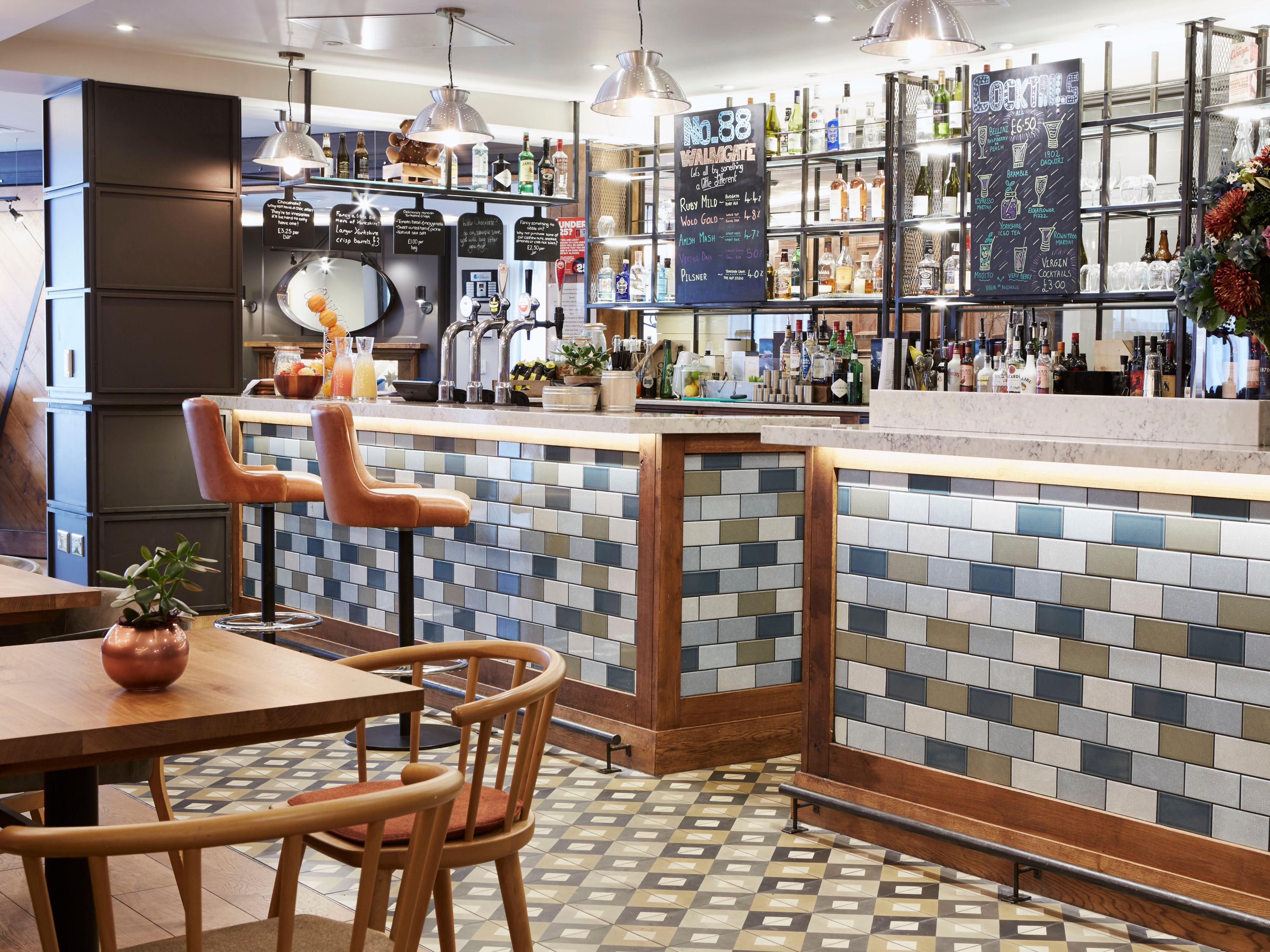 Enjoy a range of beverages in our bright and spacious bar and restaurant, No.88 Walmgate. We have a fantastic selection of beers, wines, spirits and signature cocktails, as well as our favoured Yorkshire Collection! Follow us @Hotelindigoyork, to hear about live music nights and cocktail offers!