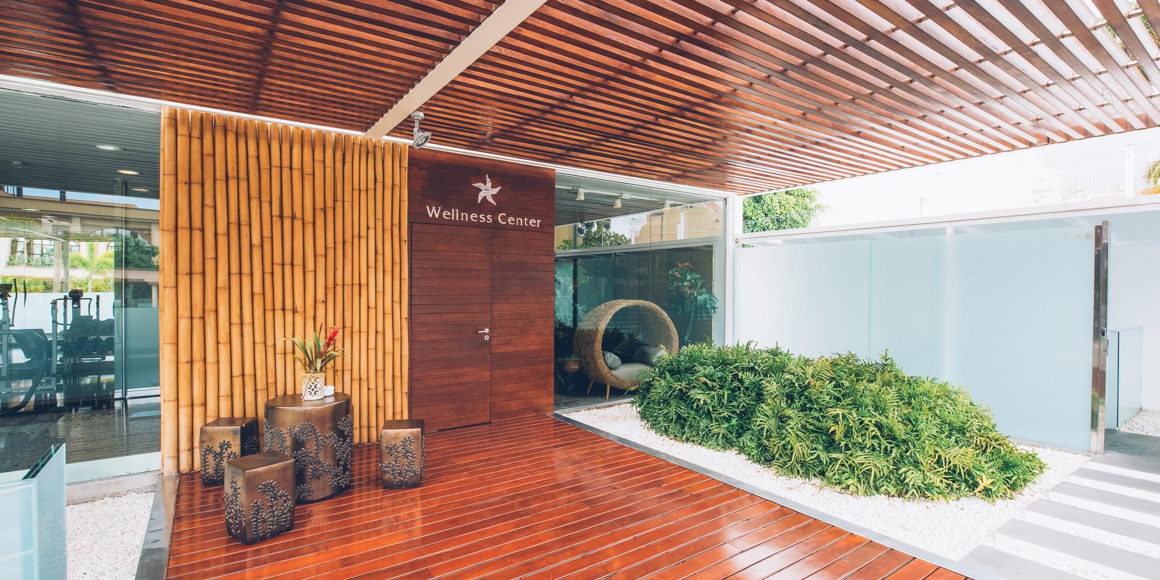 Take time for yourself in our serene wellness space. Unwind with a couples massage, facial, or aromatherapy session in our peaceful spa. Enjoy the sauna, steam room, or a quiet moment in a treatment cabin. For golfers, seven scenic courses nearby offer breezy fairways and Atlantic views. Perfect for early tee times or a sunny afternoon round.