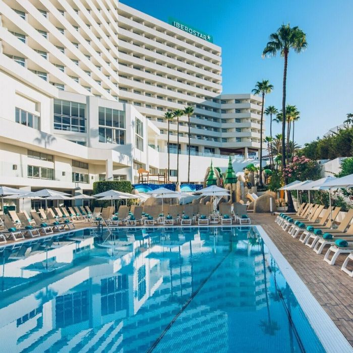 加那利群岛上一座广阔的度假村。