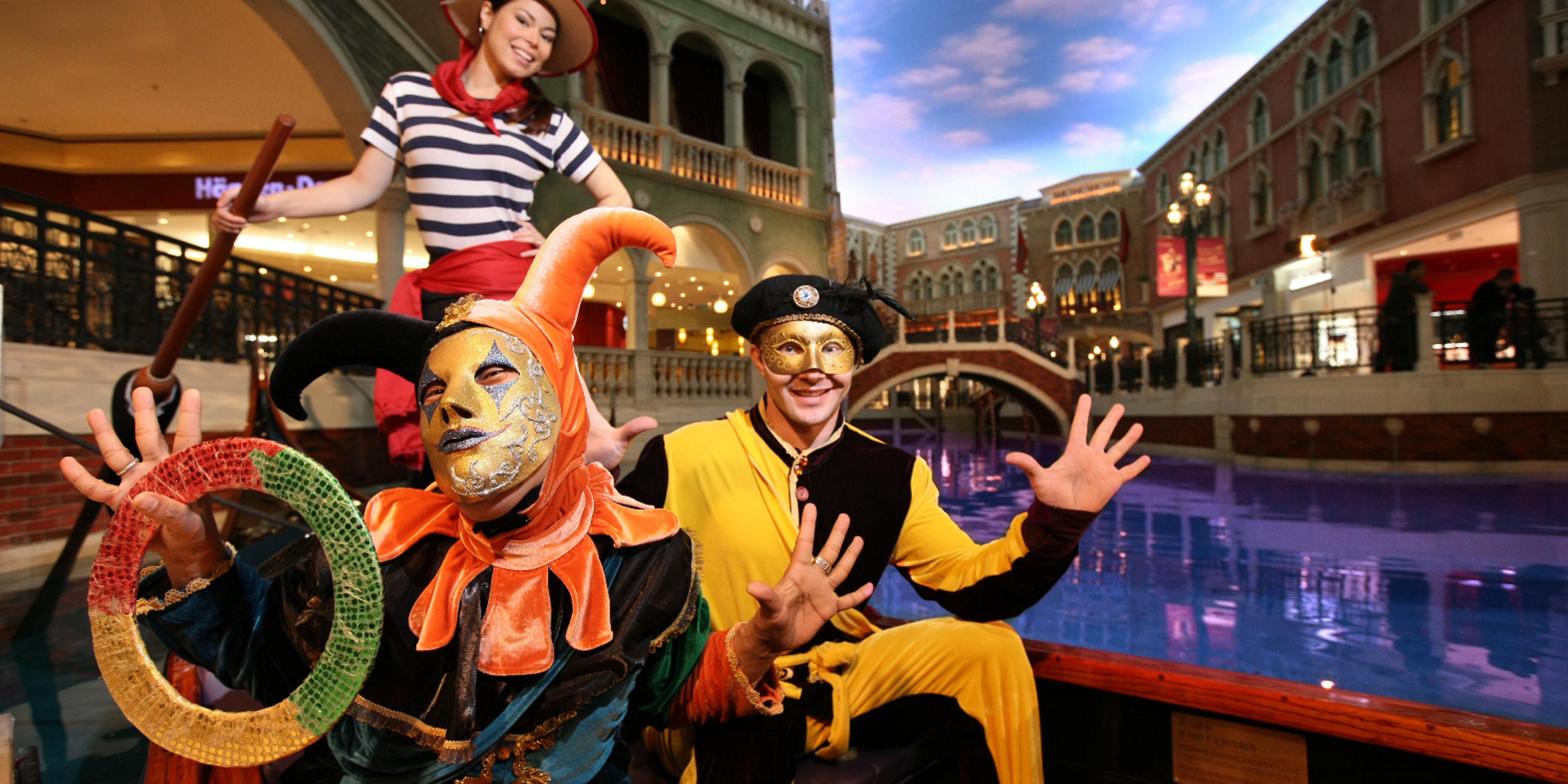 A trip to The Venetian Macao would not be complete without an authentic gondola ride. Hop aboard a sleek, graceful gondola, and cruise the canals of Shoppes at Venetian or the outdoor lagoon to feel the unique vibes of the City of Water.