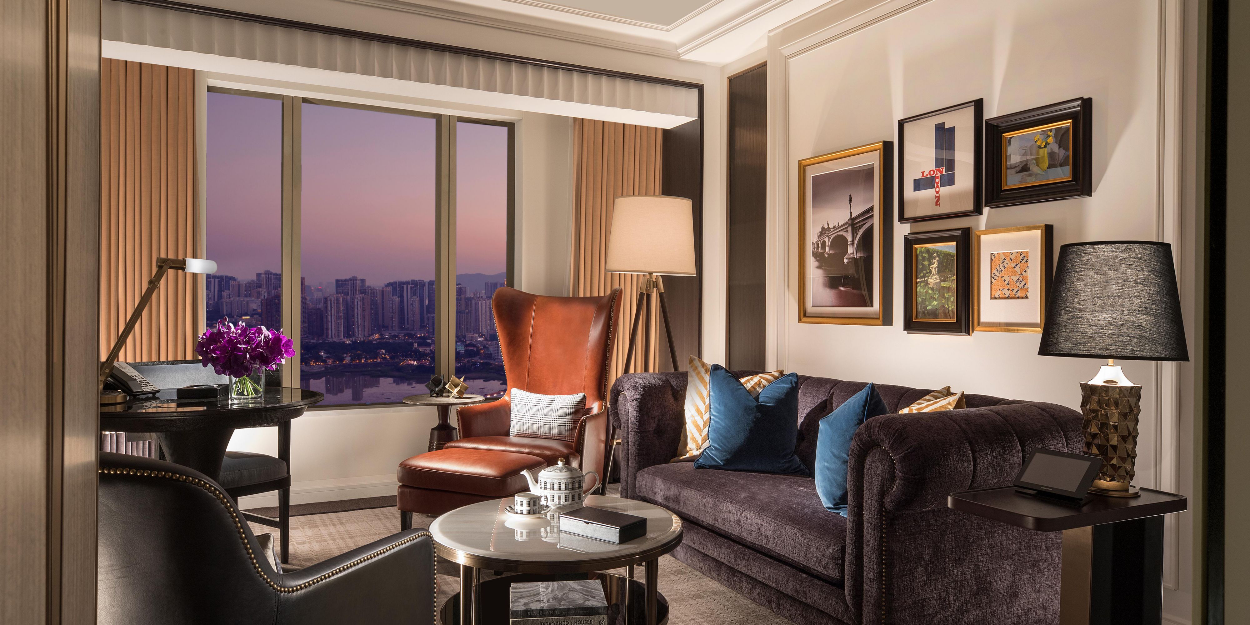 Hotel guests are entitled to enjoy complimentary all-day access for two to the exclusive club for The Londoner Hotel – The Residence – with the following privileges: including International buffet breakfast, Afternoon tea, All-day snacks, Drinks and evening cocktails.