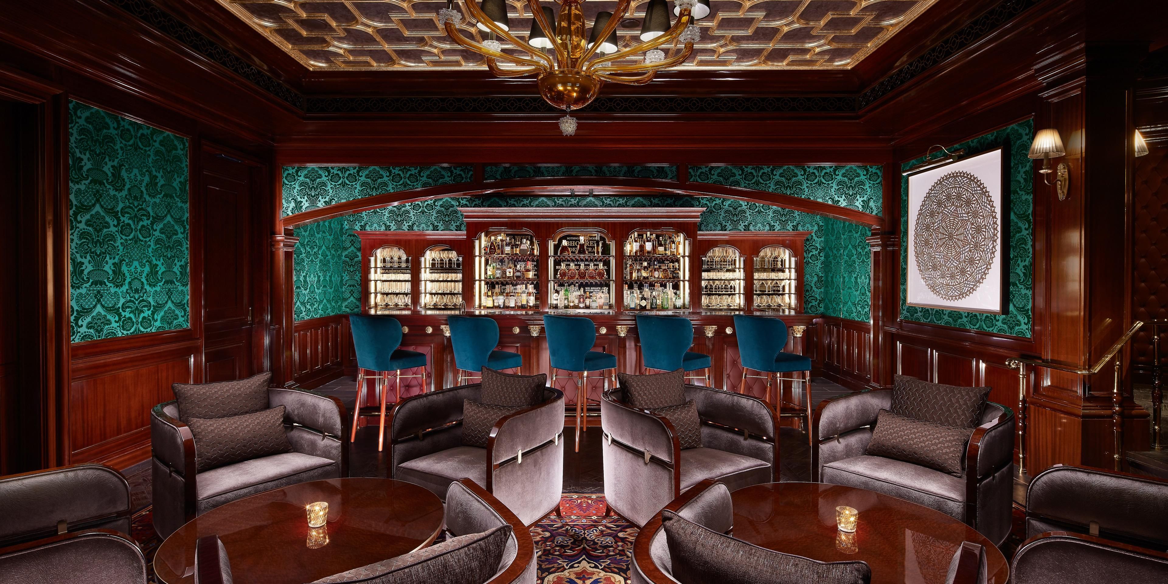 Reserved for guests of The Londoner Hotel, The Residence is an exclusive club featuring a series of rooms that celebrate British royalty, theatre and the arts inspired by British celebrities and famous figures.