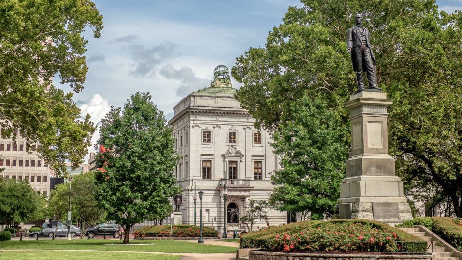 Image of a New Orleans-style landmark and statue