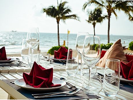 Crowne Plaza Phu Quoc Starbay Amber Sands Beach Club