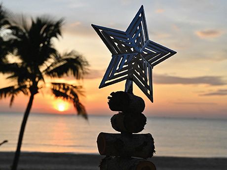 Crowne Plaza Phu Quoc Starbay Amber Sands Beach Club