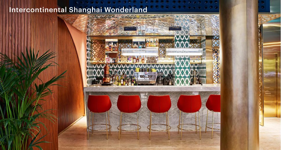 上海佘山世茂洲际酒店的一家时尚潮酒吧