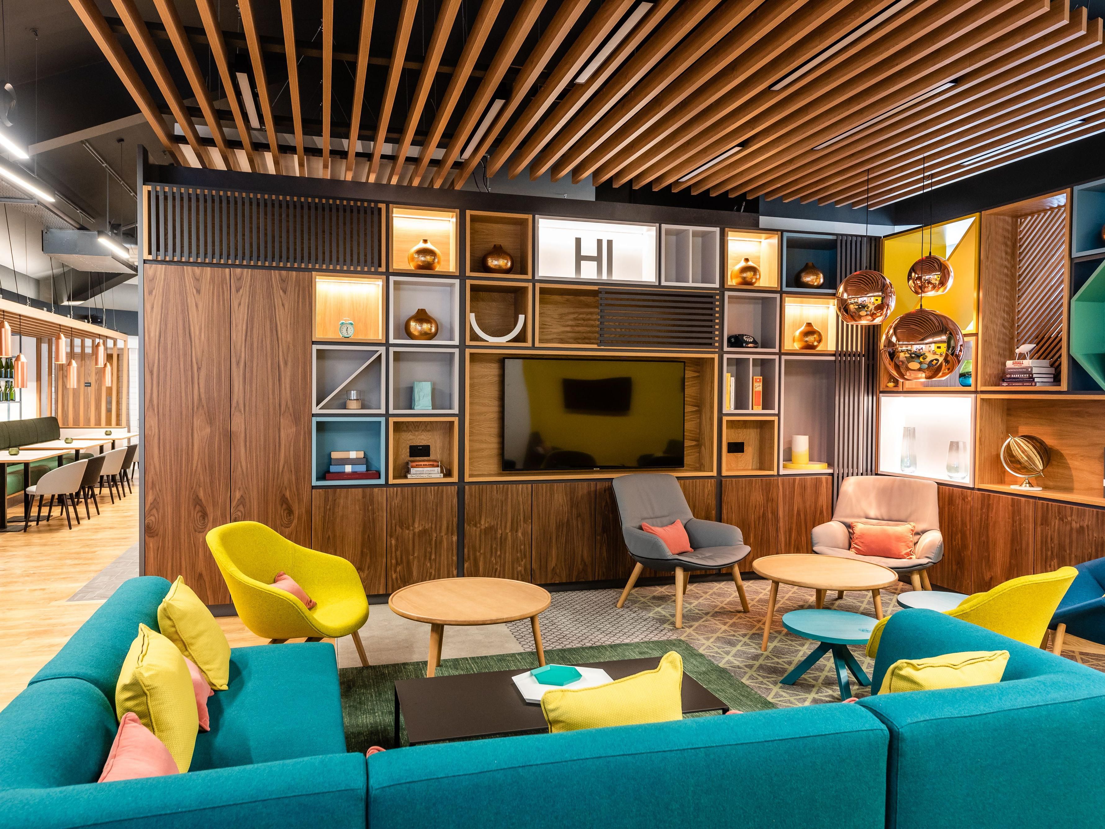 Guest TV and bar lounge