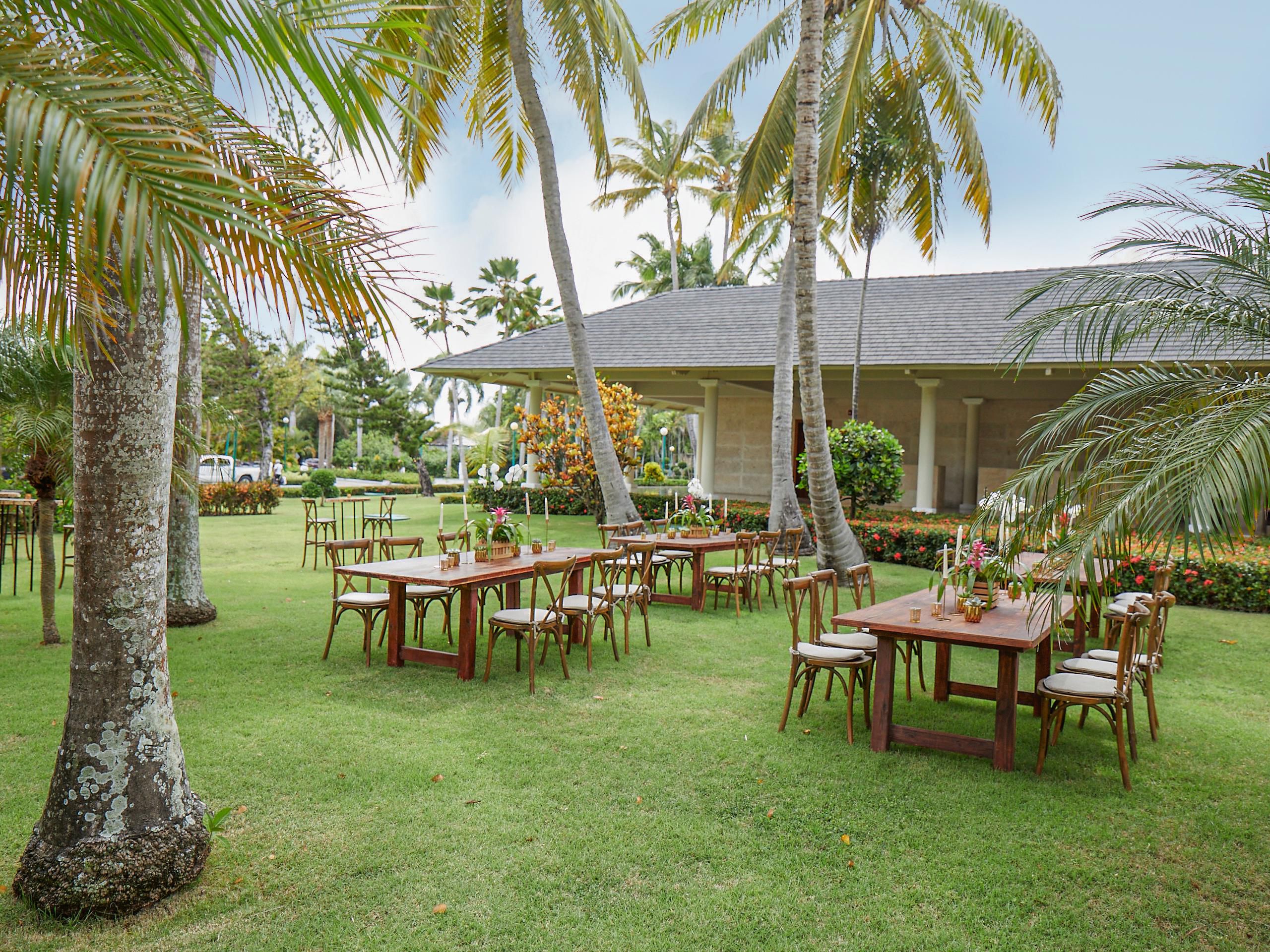 We may be biased but think our hotel is the perfect canvas for your dream destination wedding or special celebration. With breathtaking backdrops to pop the question or say "I do," our capable and creative event staff are dedicated to turning your vision into a reality. Create memories that last a lifetime in this idyllic setting.