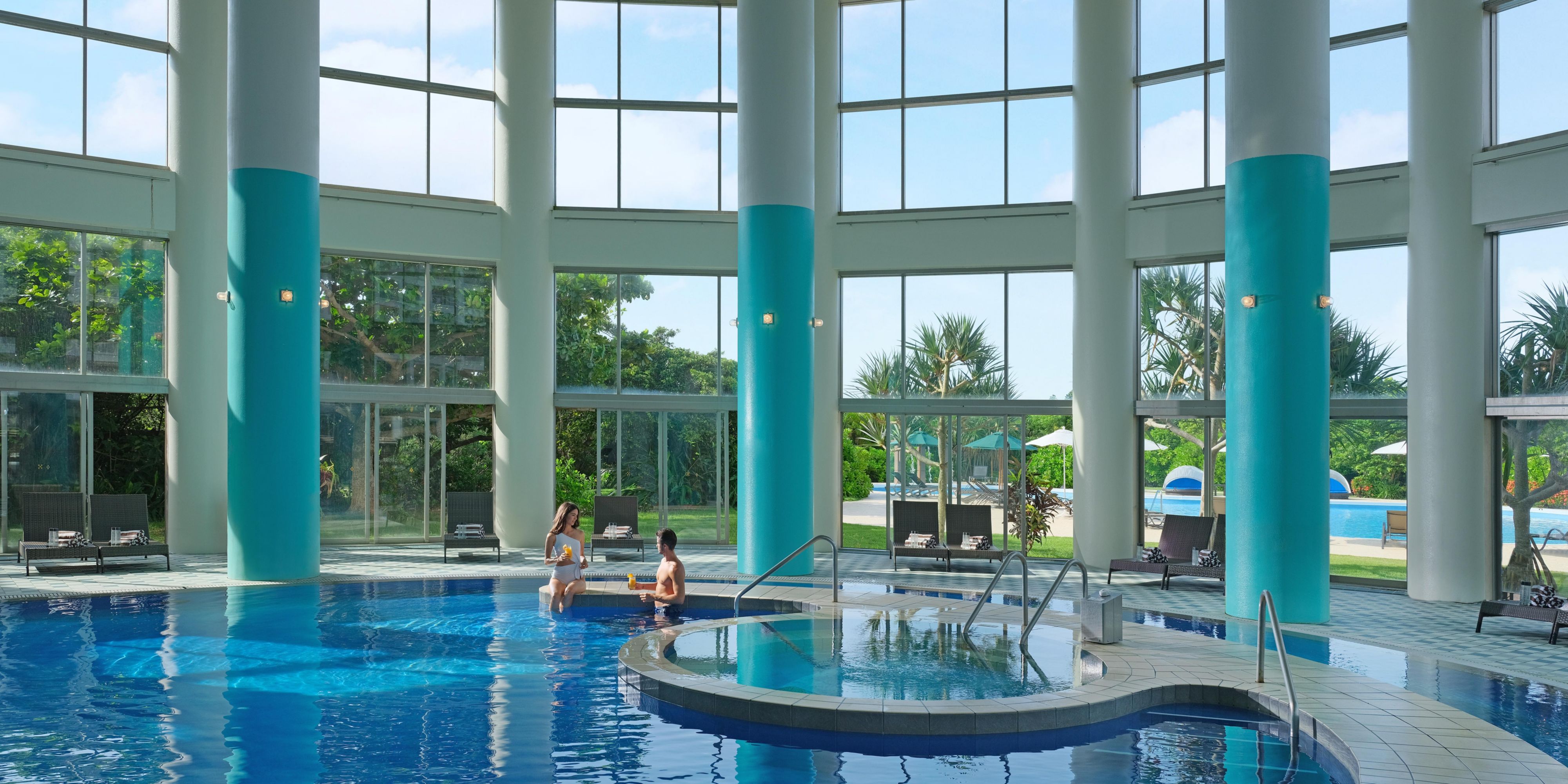 The indoor pool, which is not affected by the season or weather, uses heated seawater from Ishigaki Island. You can use it comfortably throughout the year.