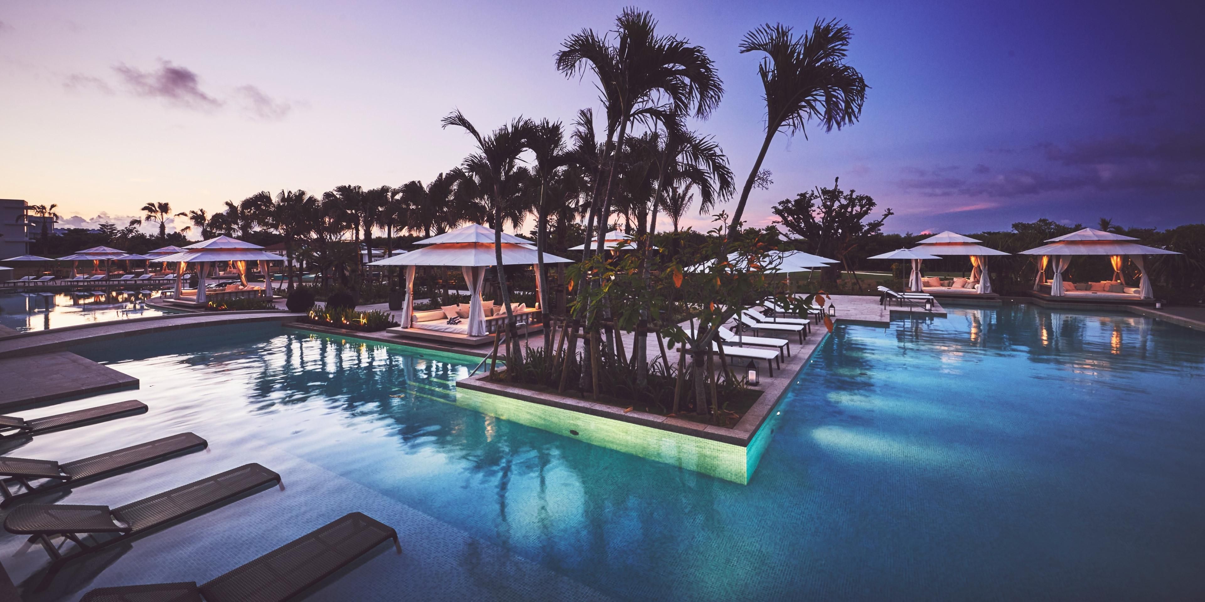 It's time for great escape.
Enjoy the elegance of the beautiful garden and poolside cabanas.