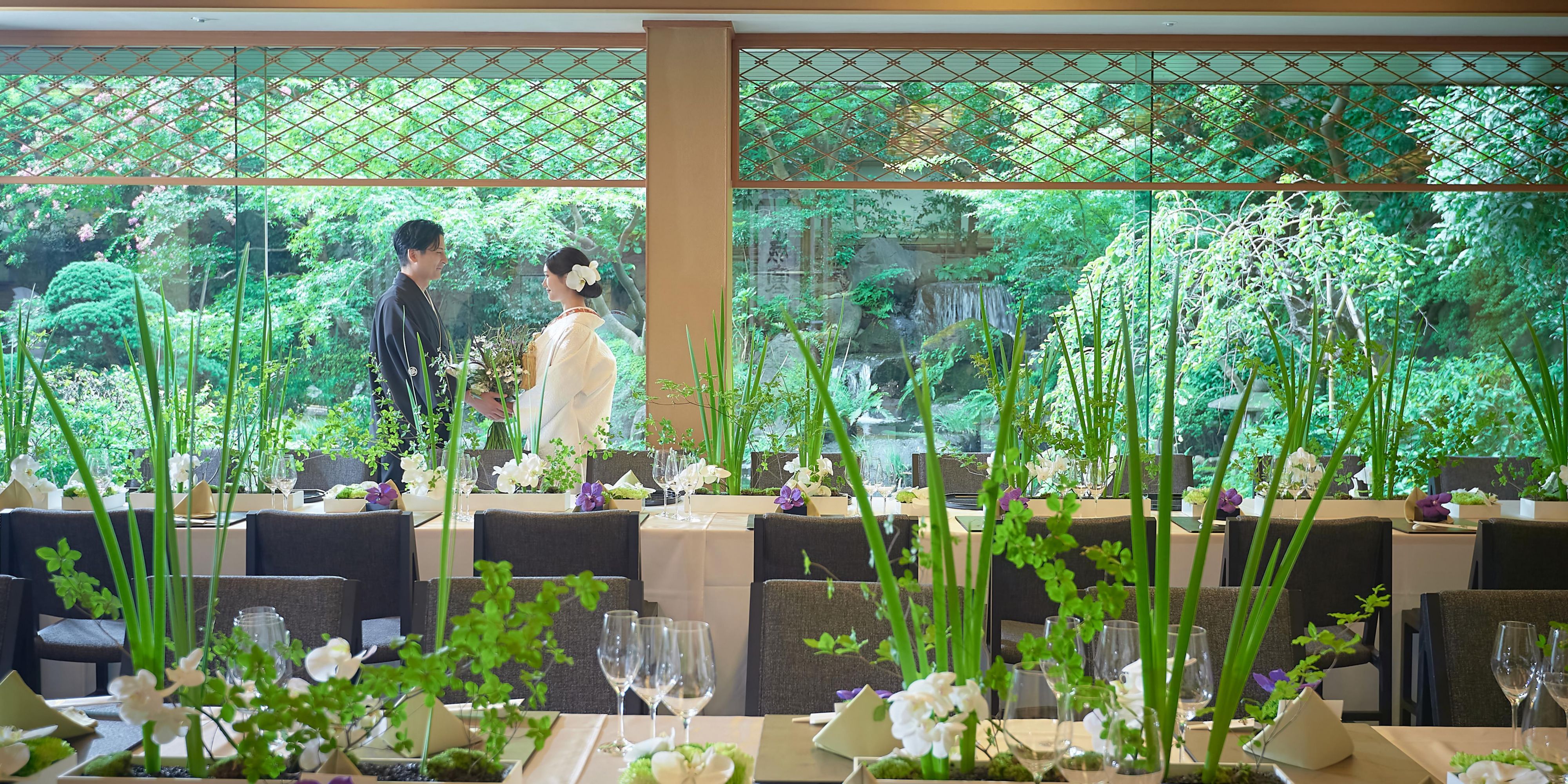 Begin your marriage with a serene Shinto ceremony at a historic shrine in Akasaka,
followed by an elegant kaiseki-style reception at ANA InterContinental Tokyo’s renowned Japanese restaurant, Unkai. We offer a refined and intimate celebration, perfect for sharing meaningful moments with your closest family.