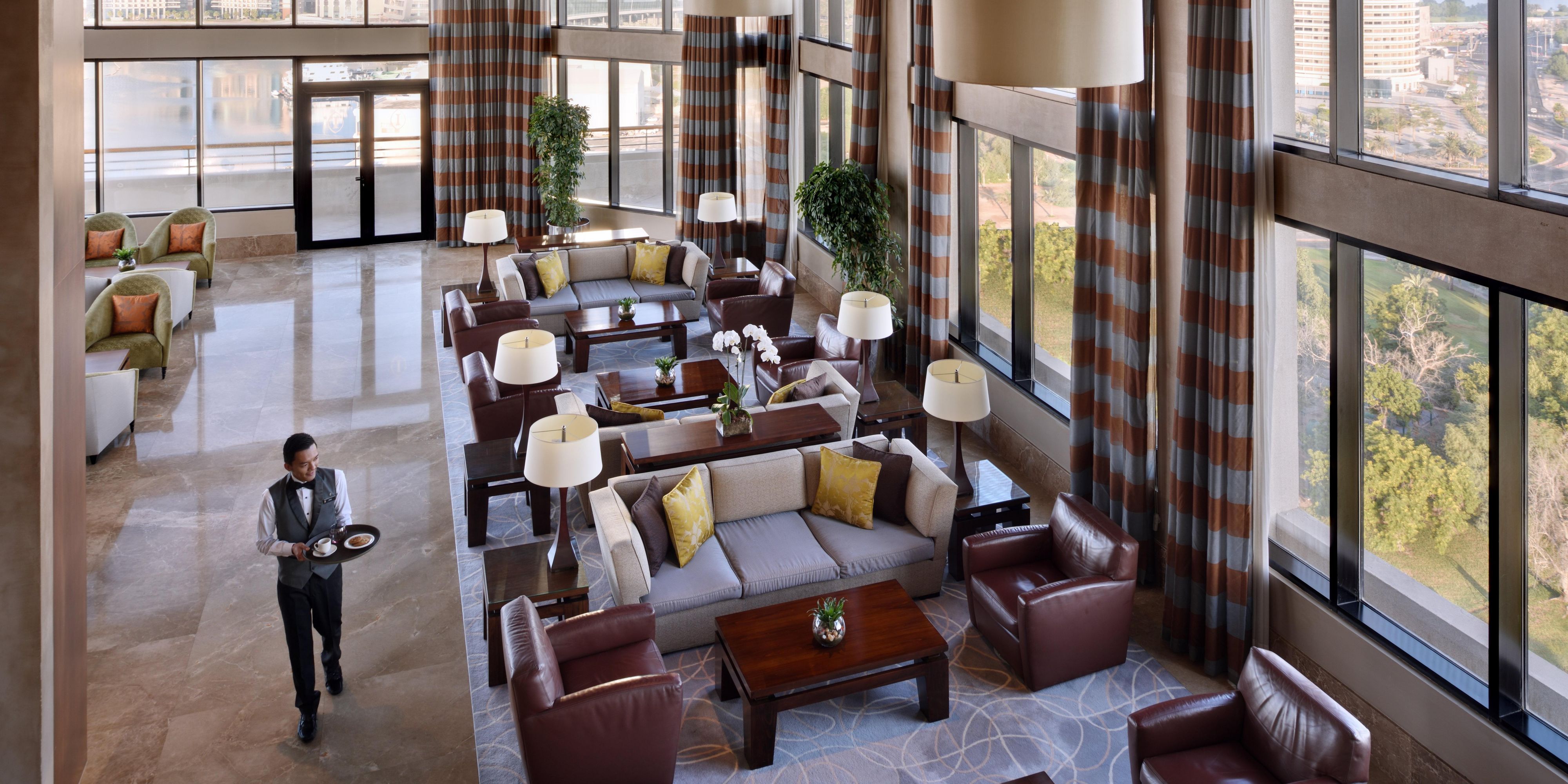 On the 18th floor, Club InterContinental welcomes you with sweeping views of the Abu Dhabi skyline. Enjoy a delectable breakfast, savour afternoon tea, and sip crafted cocktails with light bites. A private meeting room is also available within the Club, with a dedicated team on hand to assist with personalised business arrangements.