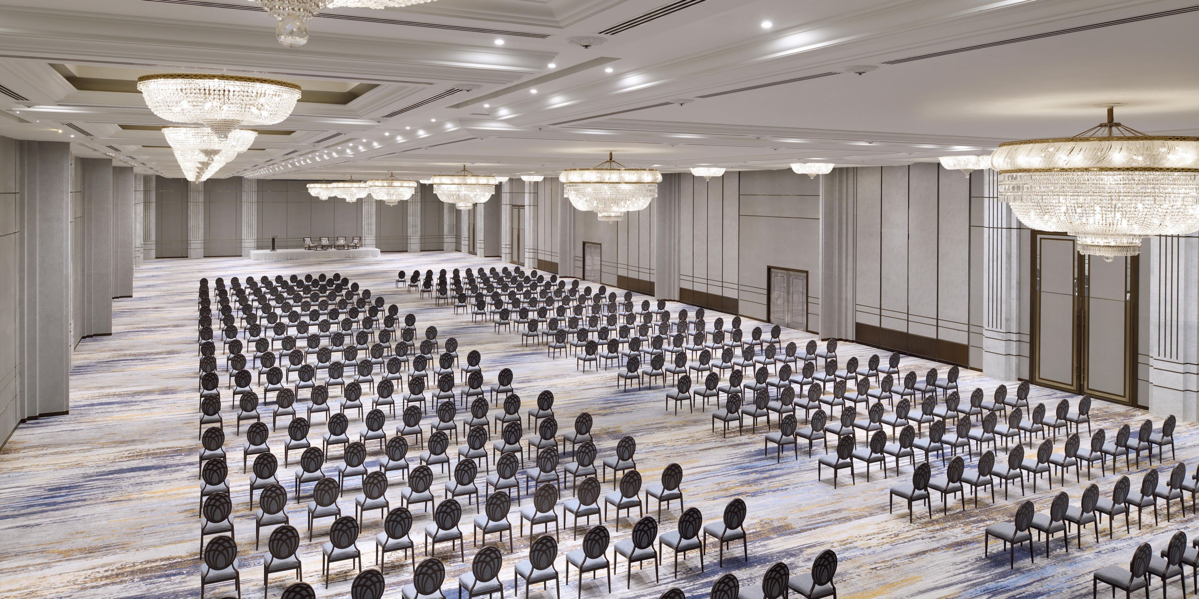 One of the largest banquet halls in Al Ahsa providing a suitable, practical, and elegant environment for your meeting, so that every meeting you hold turns into a unique experience, a source of inspiration for your ideas, and unleashes your creativity.