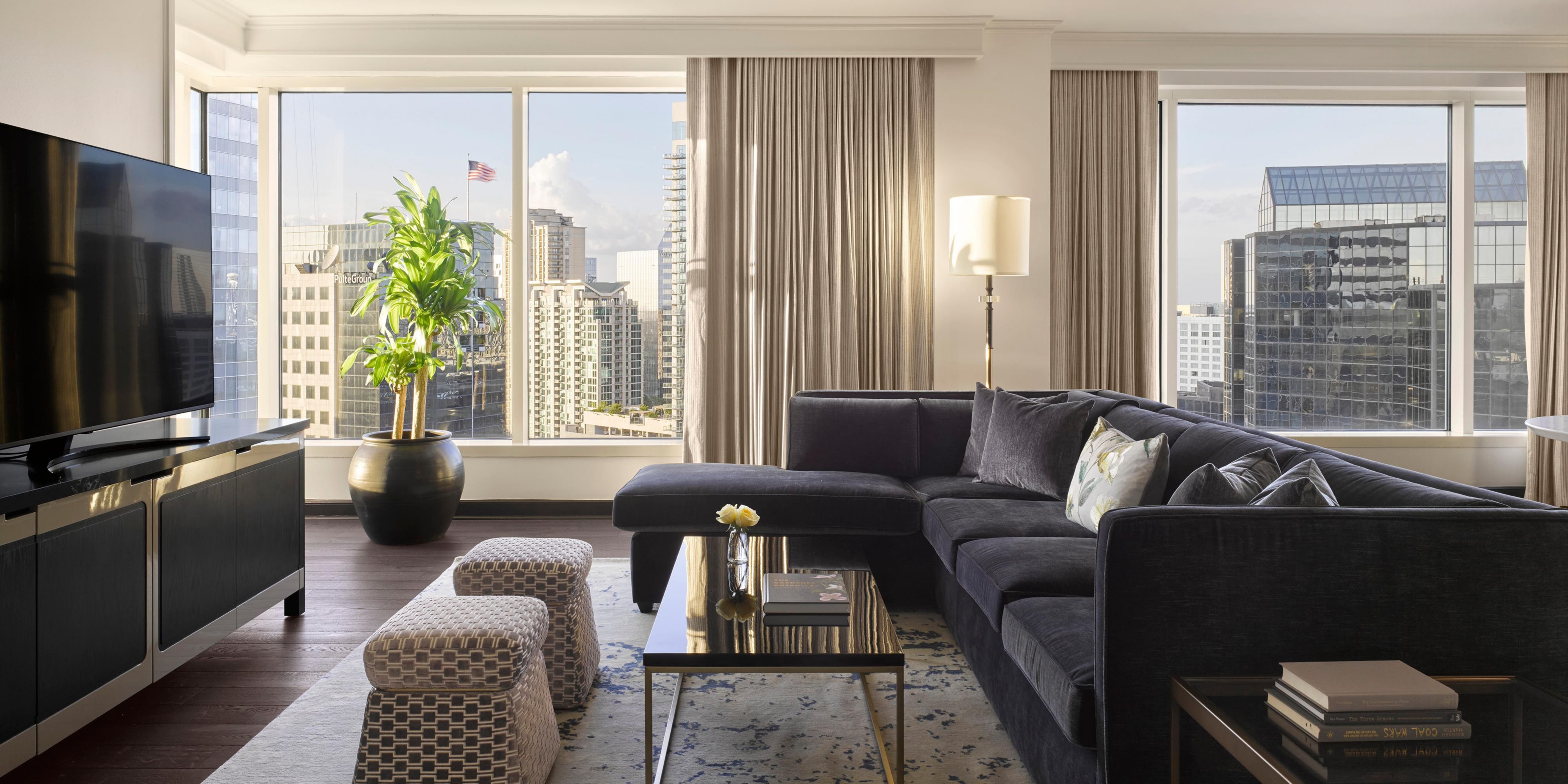 This season, give the gift of indulgence and relaxation with a
Gift Certificate to InterContinental Buckhead Atlanta.
Treat someone special to moments they'll cherish.
Perfect for celebrating life's special occasions or simply sharing an extraordinary experience. Make their day unforgettable.
Give the gift of InterContinental Buckhead Atlanta.
