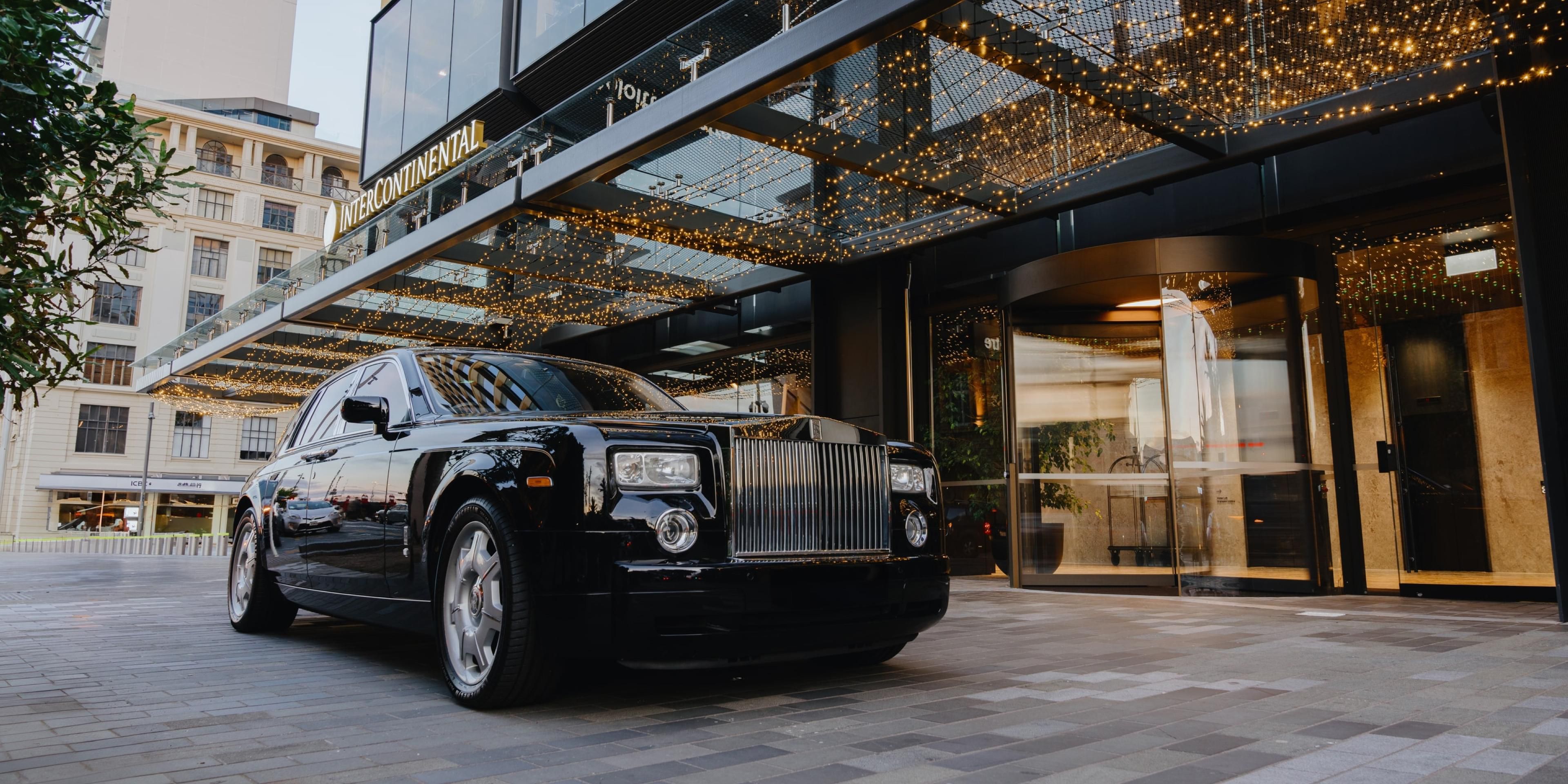 Elevate your stay at our luxury, Auckland City Centre hotel with upscale amenities. Rejuvenate with our in-room spa services, stay active in our 24-hour Fitness Centre, and savour unforgettable culinary experiences at Advieh Restaurant and Bar.