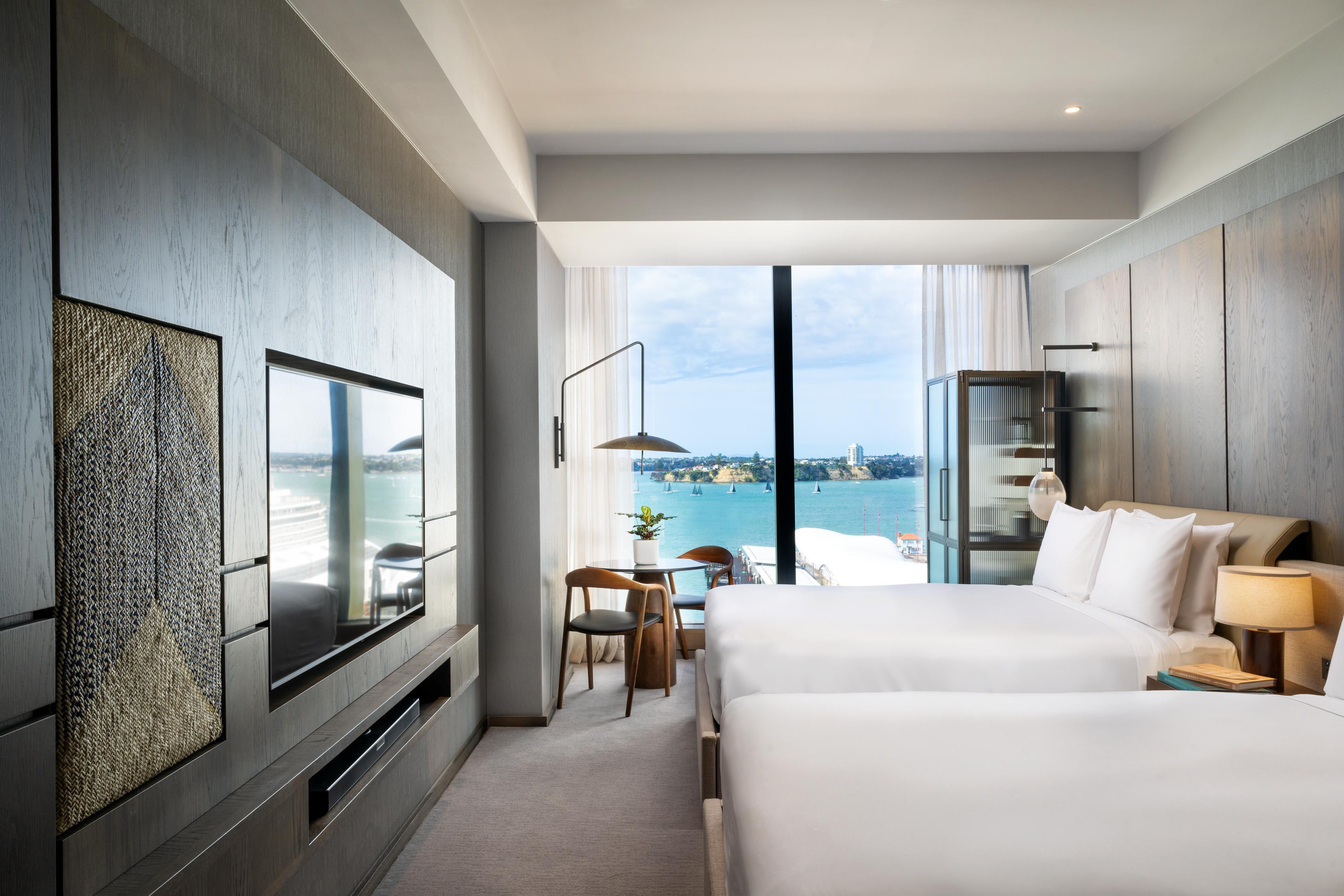 2 Queen classic harbour view guest room