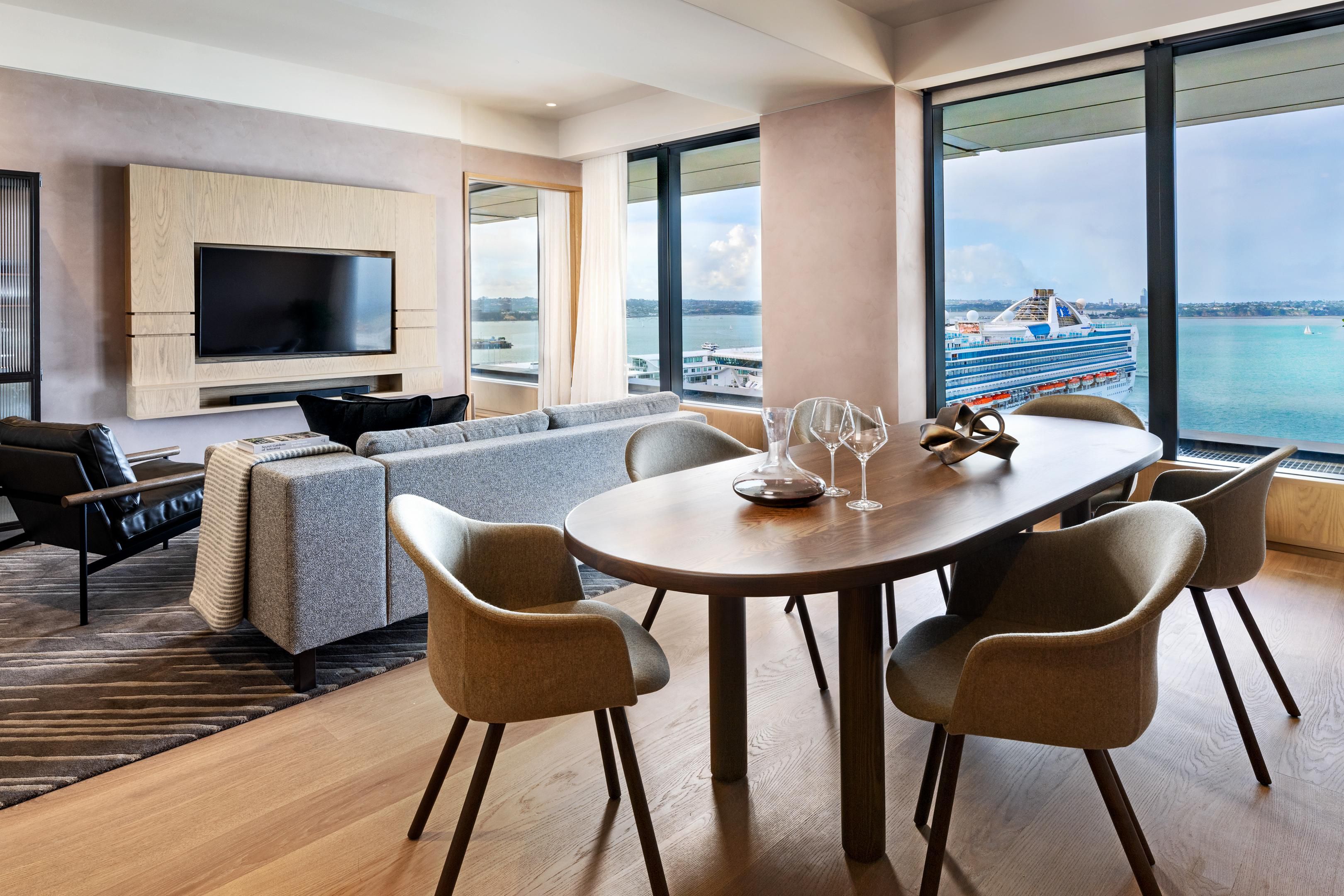 Additional living space in suite guest room