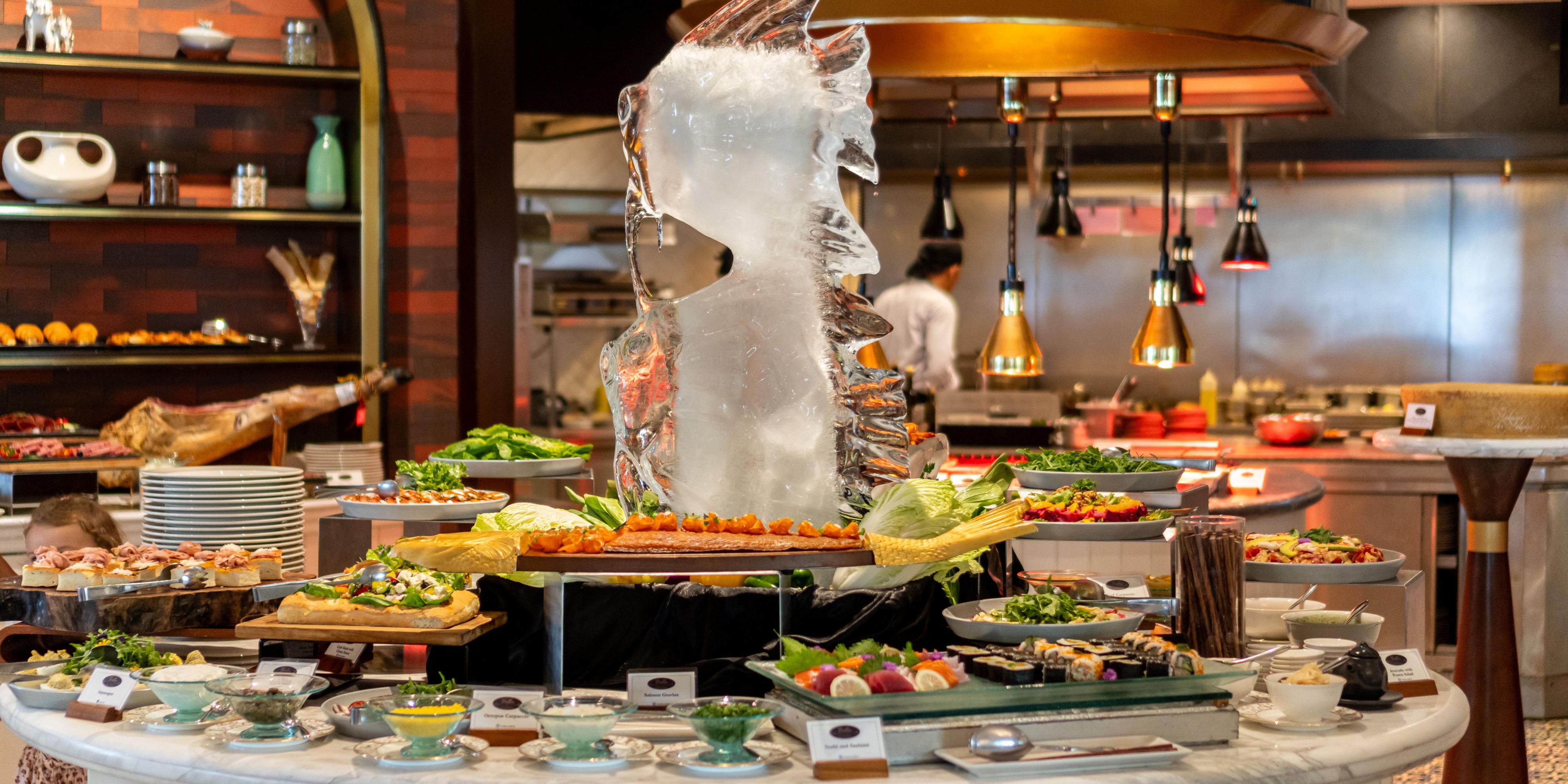 Indulge our Sunday Brunch with delicious buffet and à la carte options while enjoying a live music performance and relish complimentary access to our pool facilities.