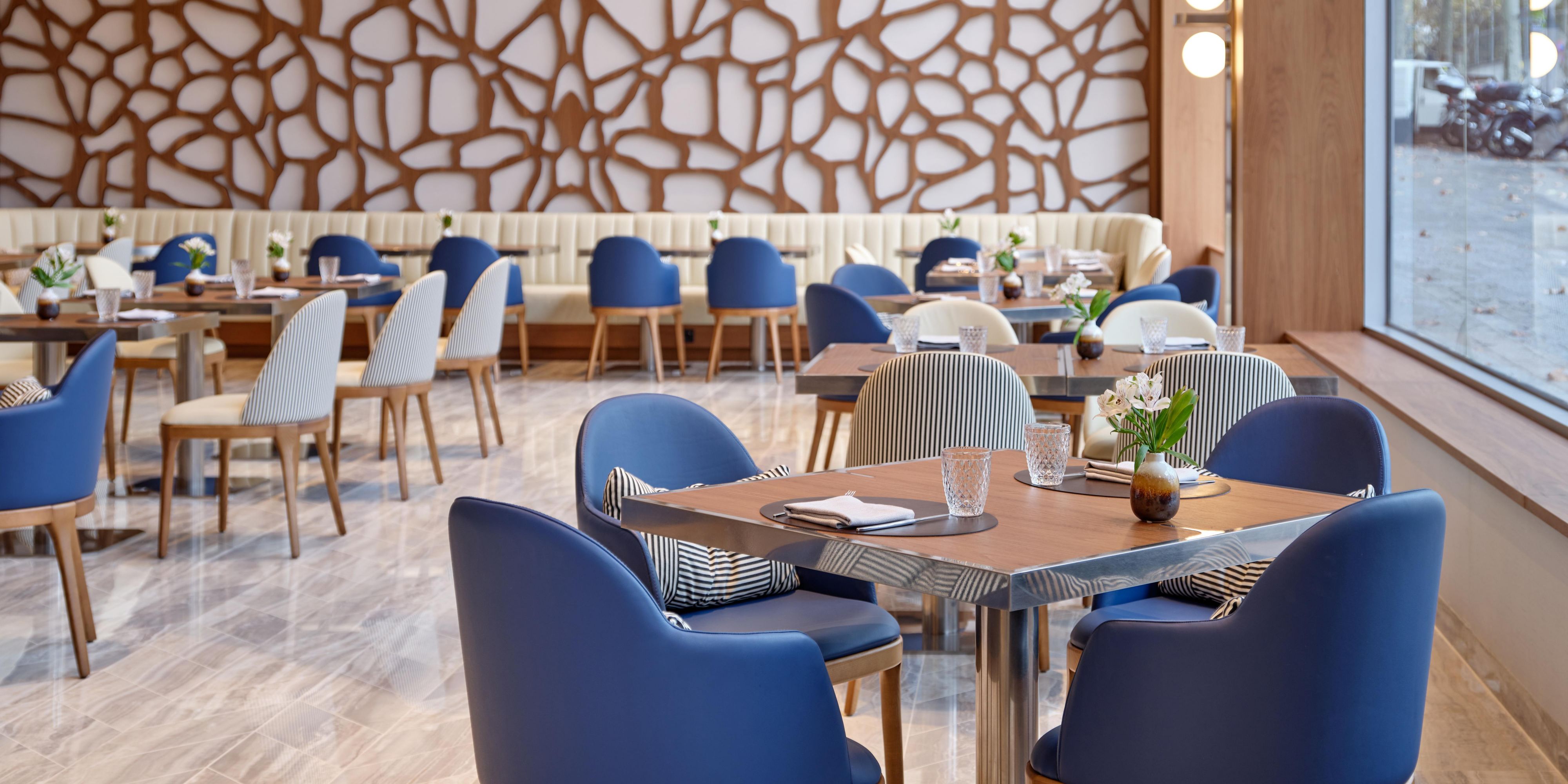 At Arrel, we invite you to experience a journey that celebrates the earth through its food. Each dish connects with nature and awakens your senses. We offer a lunch buffet, an executive menu during the week, and a varied dinner menu, highlighting local products according to the season.