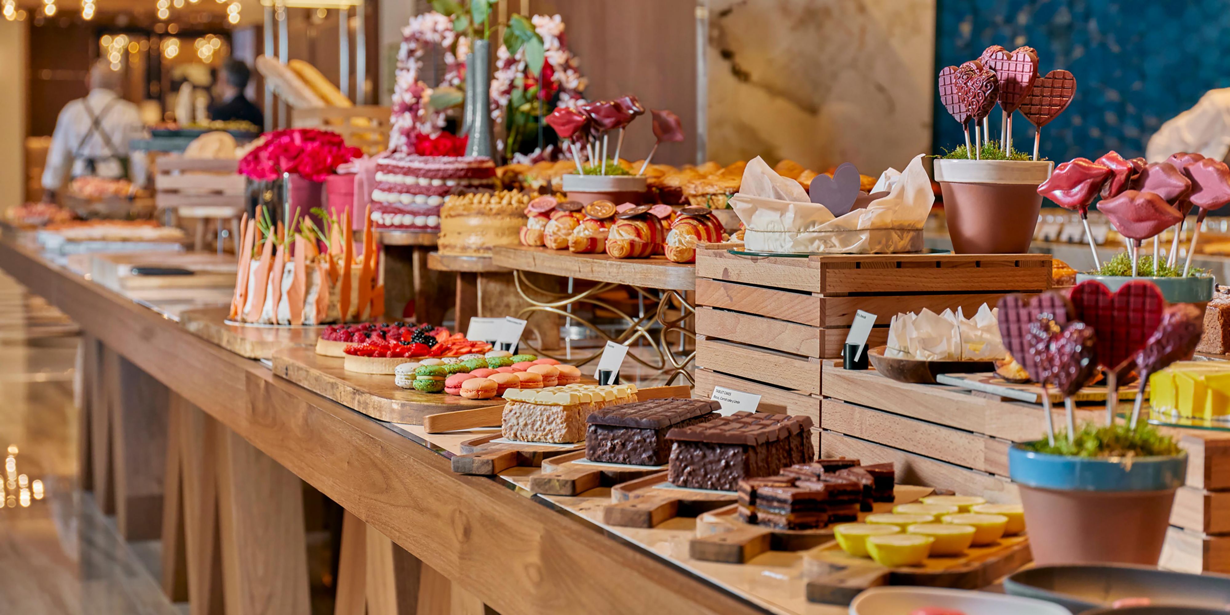Indulge our Sunday Brunch with delicious buffet and à la carte options while enjoying a live music performance.