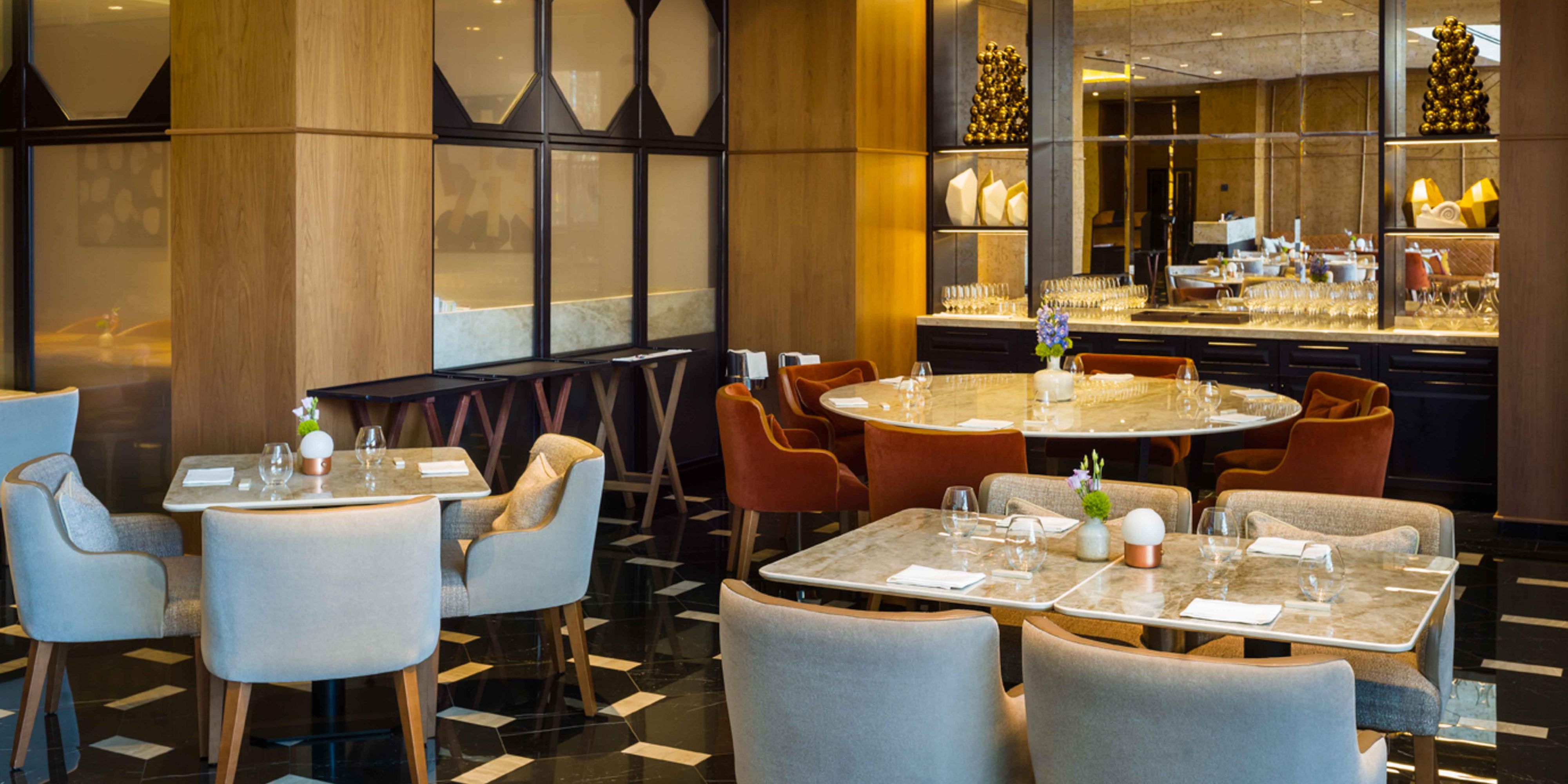 Víctor Torres, the youngest Spanish chef to receive a MICHELIN star, leads with passion and creativity at our restaurant QUIRAT. Backed by a team of experts, his goal is to capture the essence of each ingredient, offering signature cuisine that celebrates gastronomic excellence.