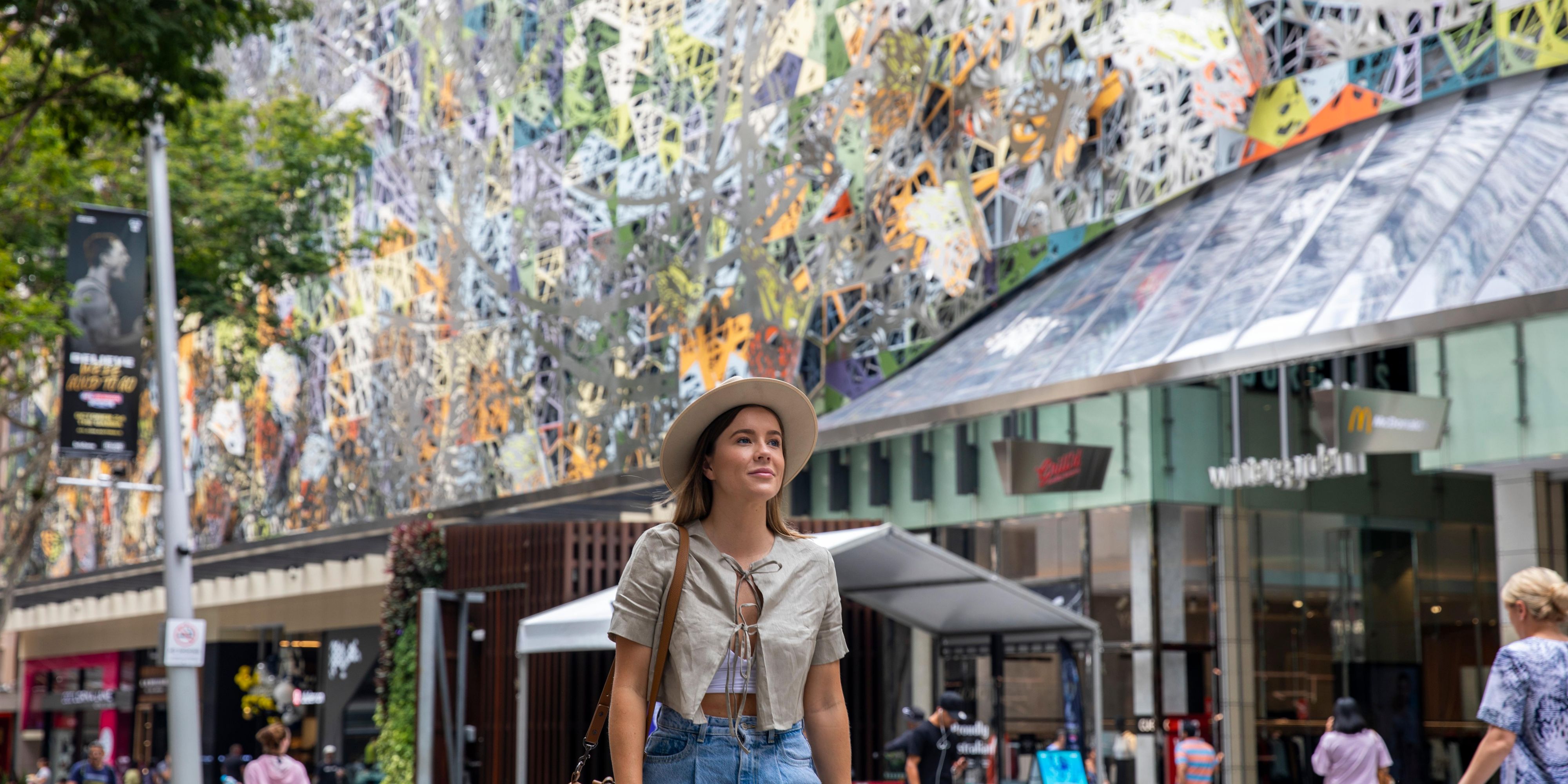 Situated in the heart of the central business district on Queen Sreet Mall, InterContinental Brisbane offers unrivalled access to the city’s luxury shopping and dining options and is within comfortable walking distance to SouthBank.