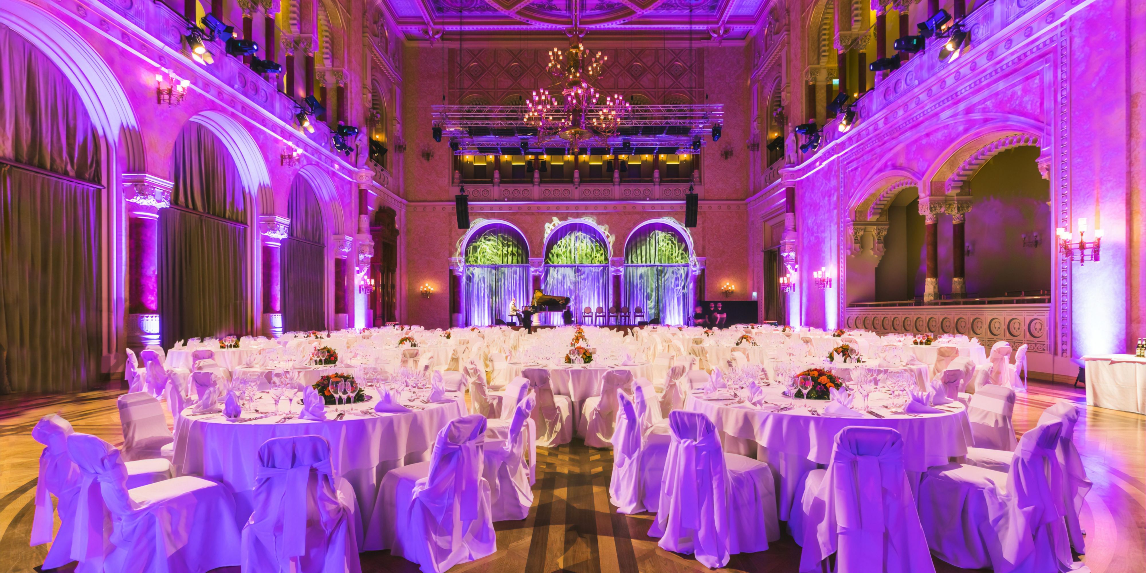 Enhance your event at our hotel with outdoor venues as well, that will make your experience even more authentic. Our recommendations grant exclusive access to a number of exciting locations where we serve the planned menu at the same high standard as in the hotel.