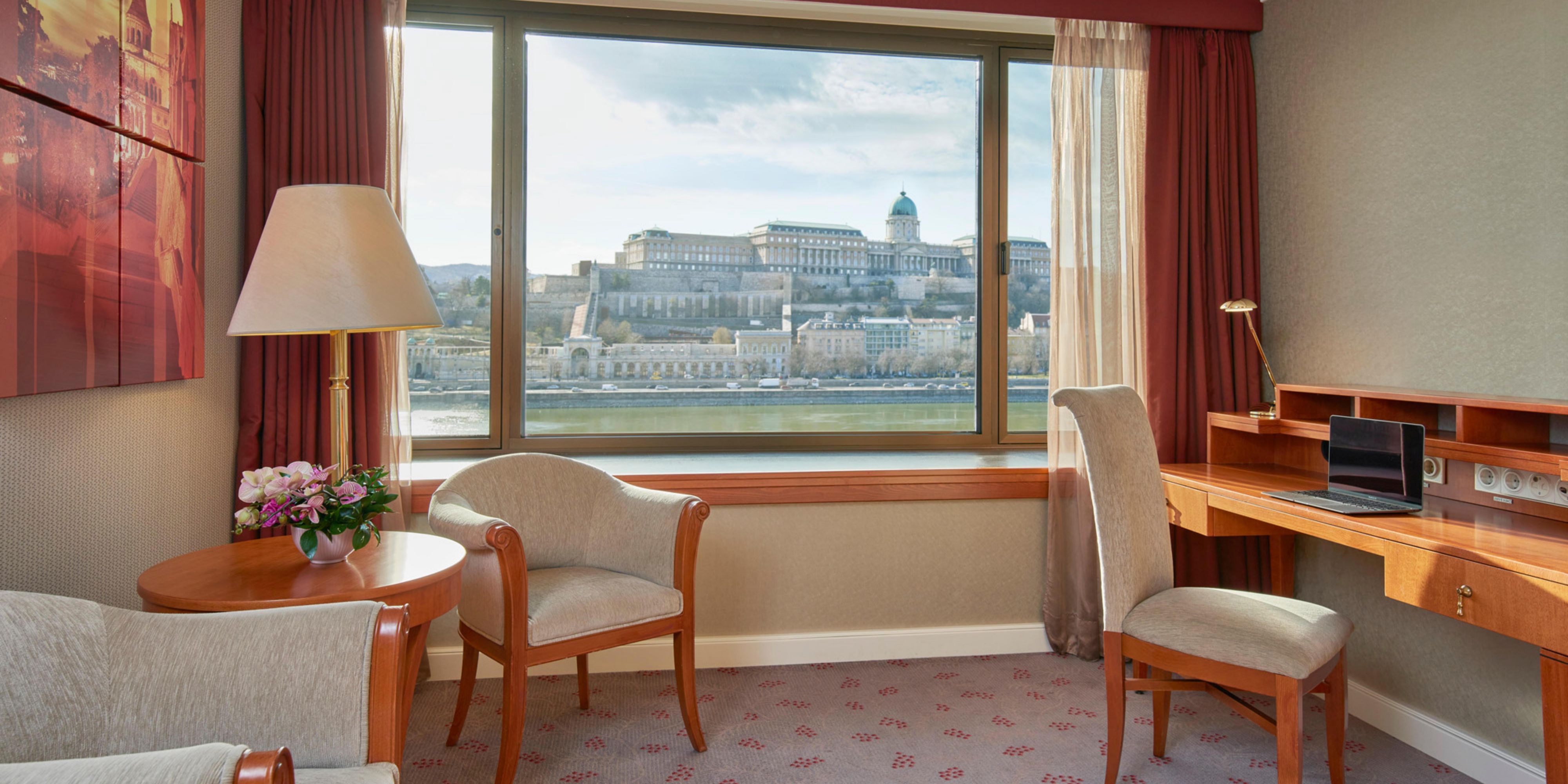 1 King Bed Junior Suite River View