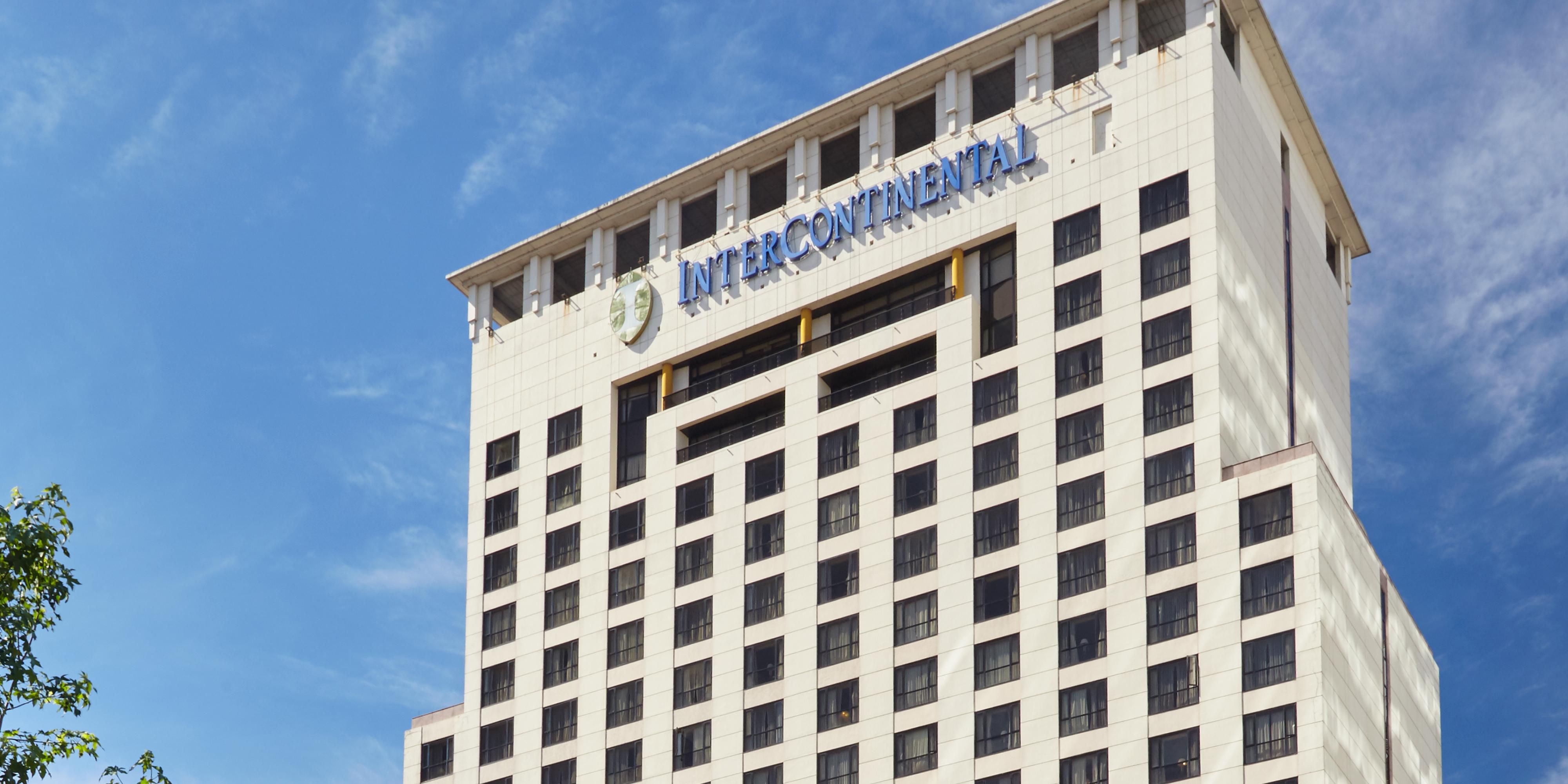 Explore Buenos Aires’ vibrant culinary neighborhoods with ease thanks to InterContinental Buenos Aires’ dedicated shuttle service. Palermo Hollywood, Las Cañitas, Recoleta, and the bohemian charm of San Telmo, each destination offers a unique dining experience just a comfortable ride away. Enjoy your favorite restaurants.